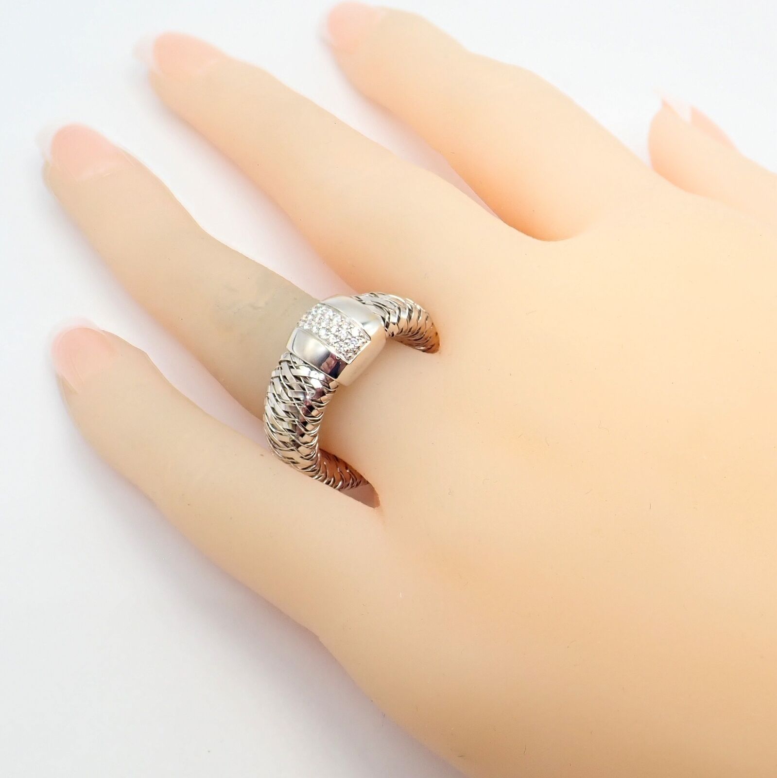 Authentic! Roberto Coin Primavera 18k White Gold Diamond Flexible 10mm Ring | Fortrove