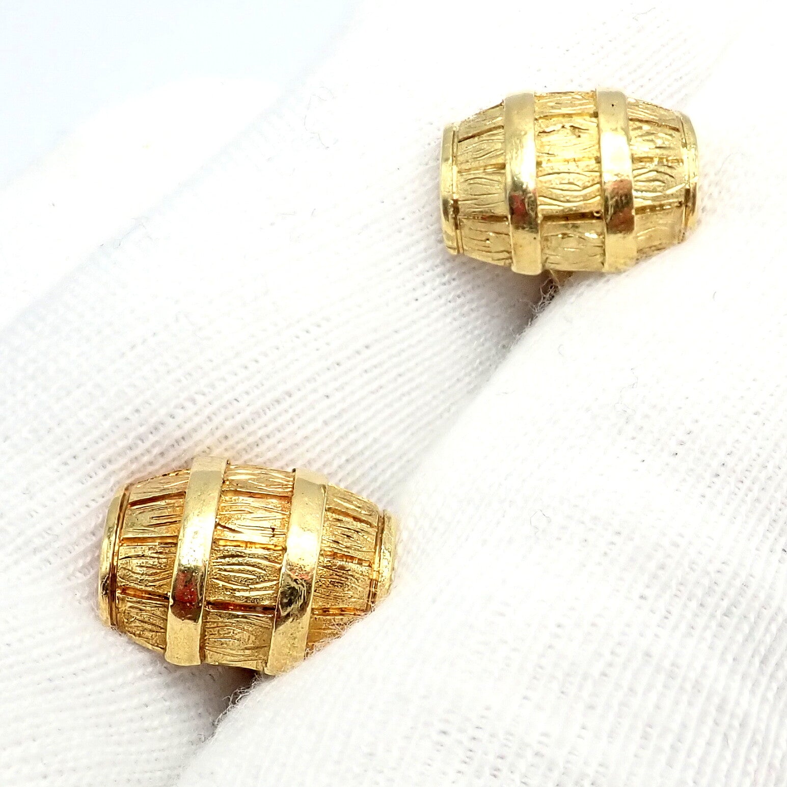 Rare! Vintage Cartier 18k Yellow Gold Barrel Cufflinks 1970's | Fortrove
