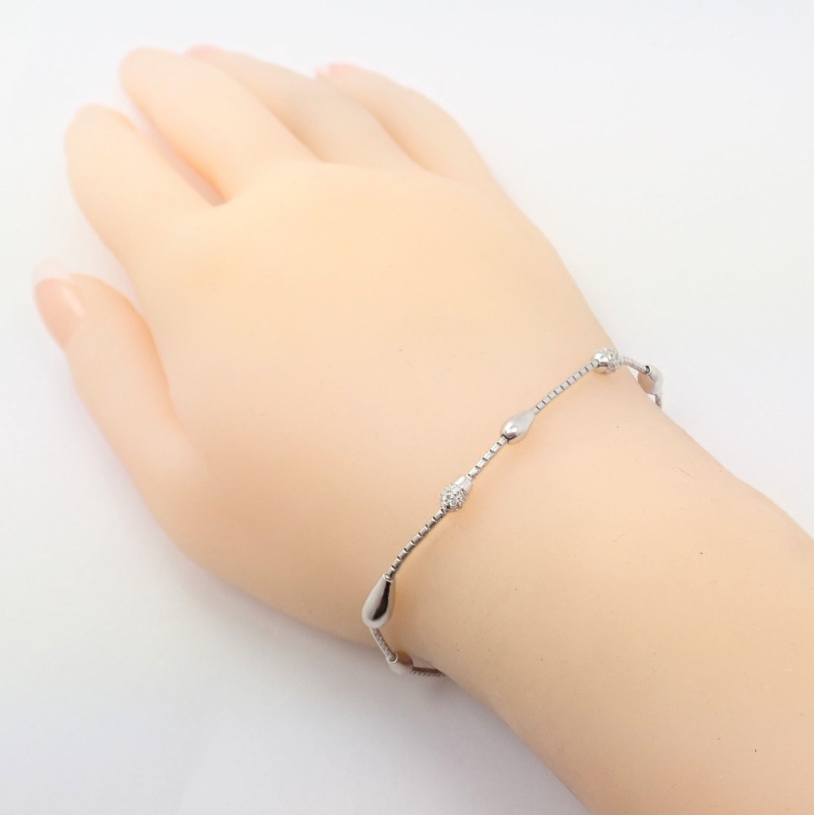 Rare Authentic H. Stern 18k White Gold Diamond Teardrop Bracelet | Fortrove