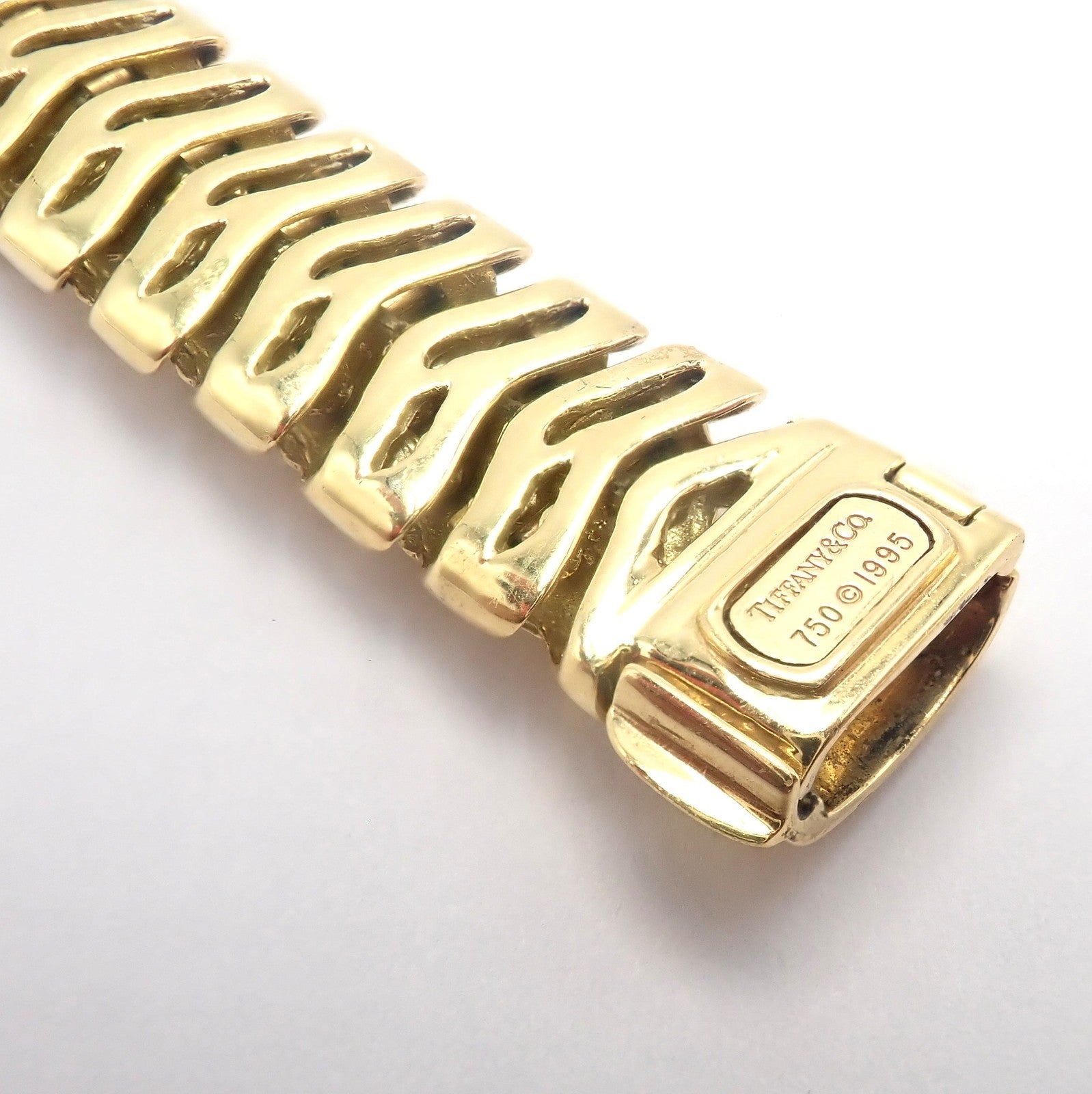 Authentic! Tiffany & Co Vannerie 18k Yellow Gold Basket Weave Bracelet 1995 | Fortrove