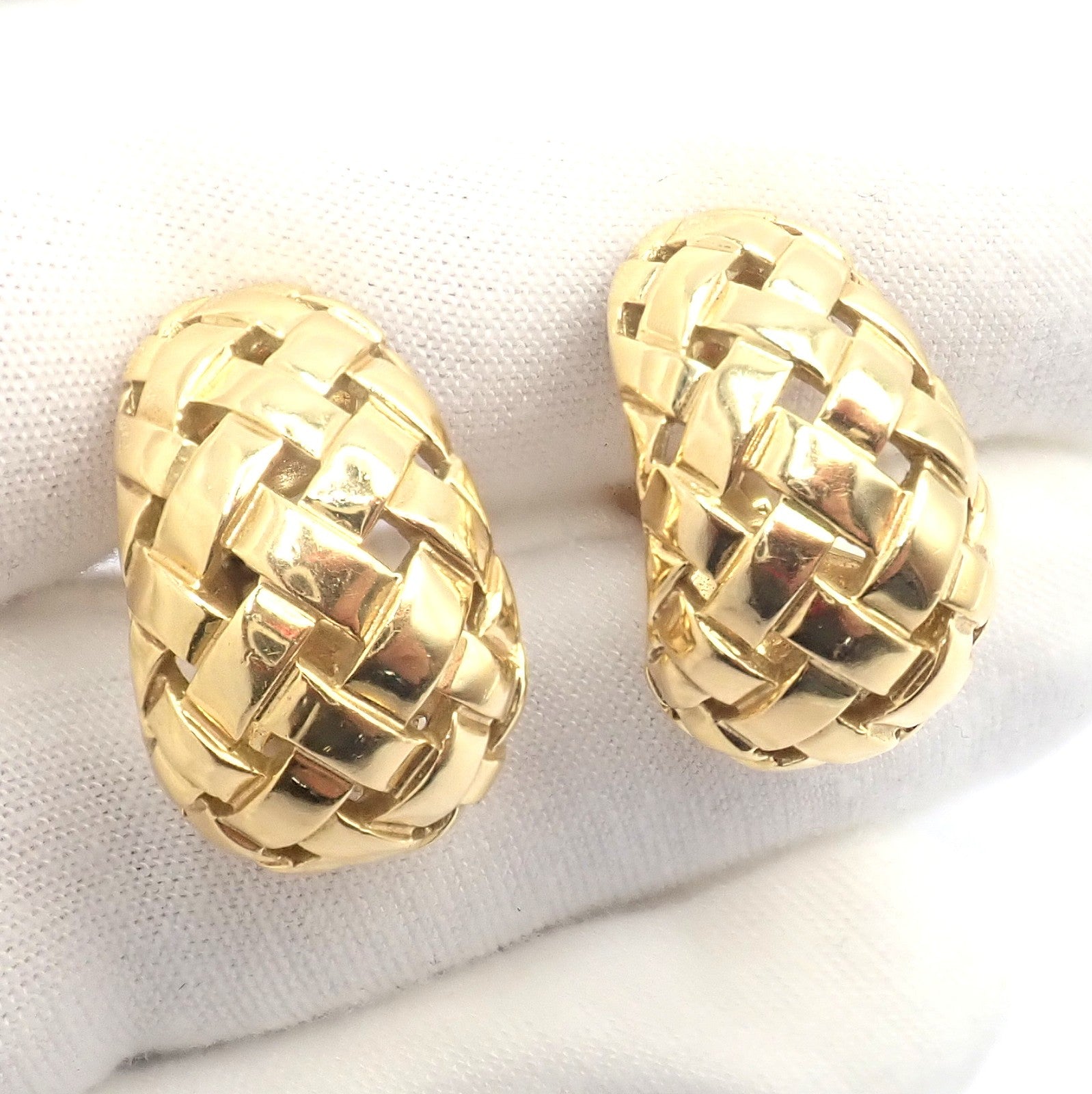 Authentic! Tiffany & Co 18k Yellow Gold Vannerie Basket Weave Earrings 1989 | Fortrove