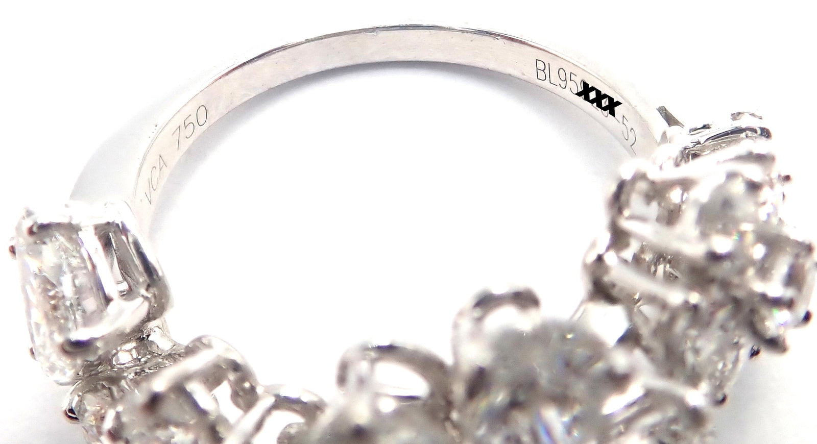 Authentic! Van Cleef & Arpels Folie des Pres 18k White Gold Diamond Flower Ring | Fortrove