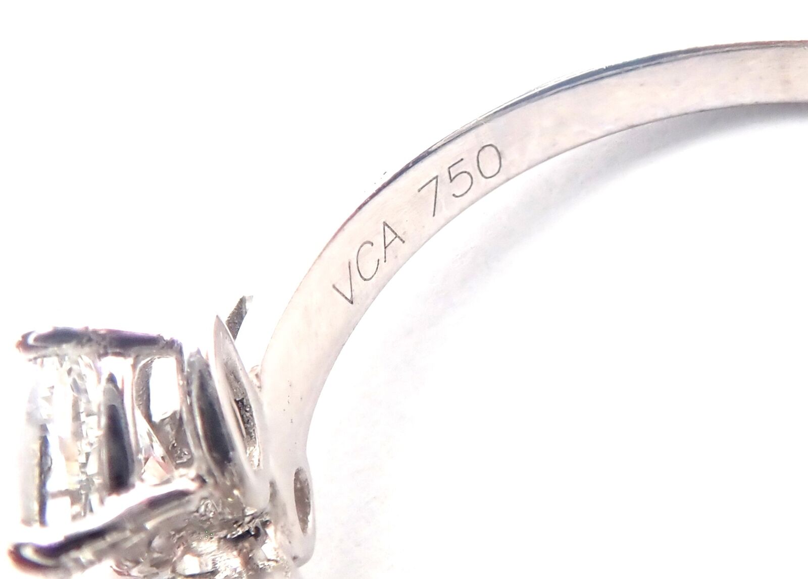 Authentic! Van Cleef & Arpels Folie des Pres 18k White Gold Diamond Flower Ring | Fortrove