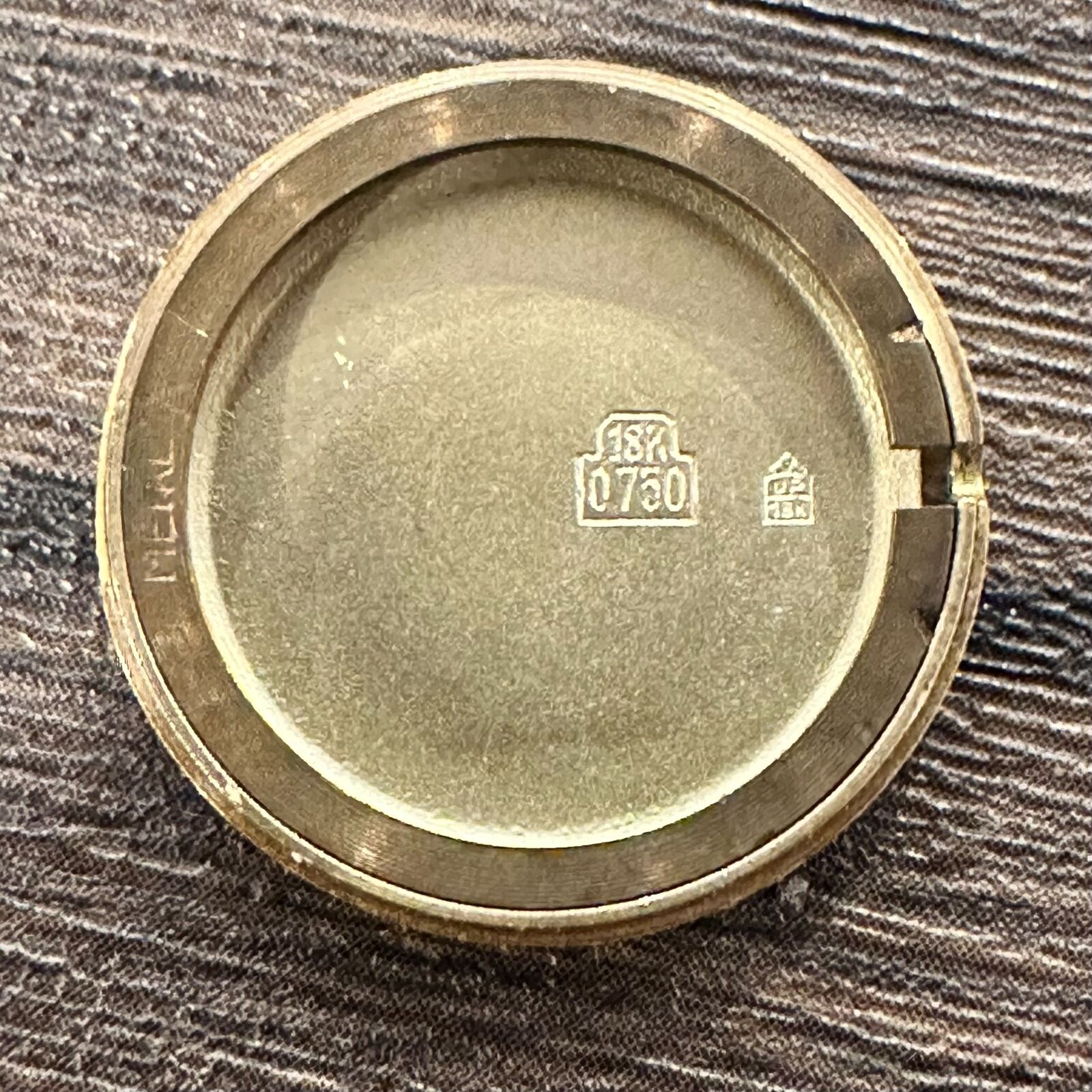 Vintage! Gucci 18k Yellow Gold 3ctw Diamond Manual Wind Ladies Watch | Fortrove