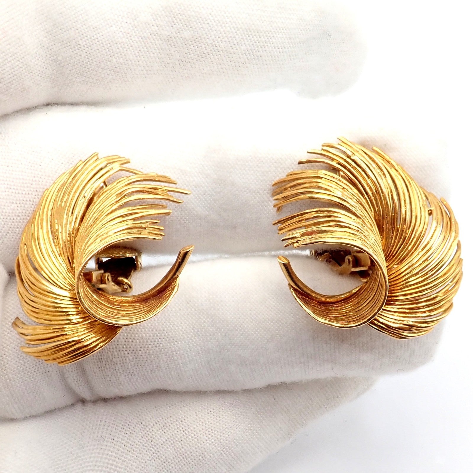 Authentic! Vintage Tiffany & Co 18k Yellow Gold Leaf Earrings | Fortrove