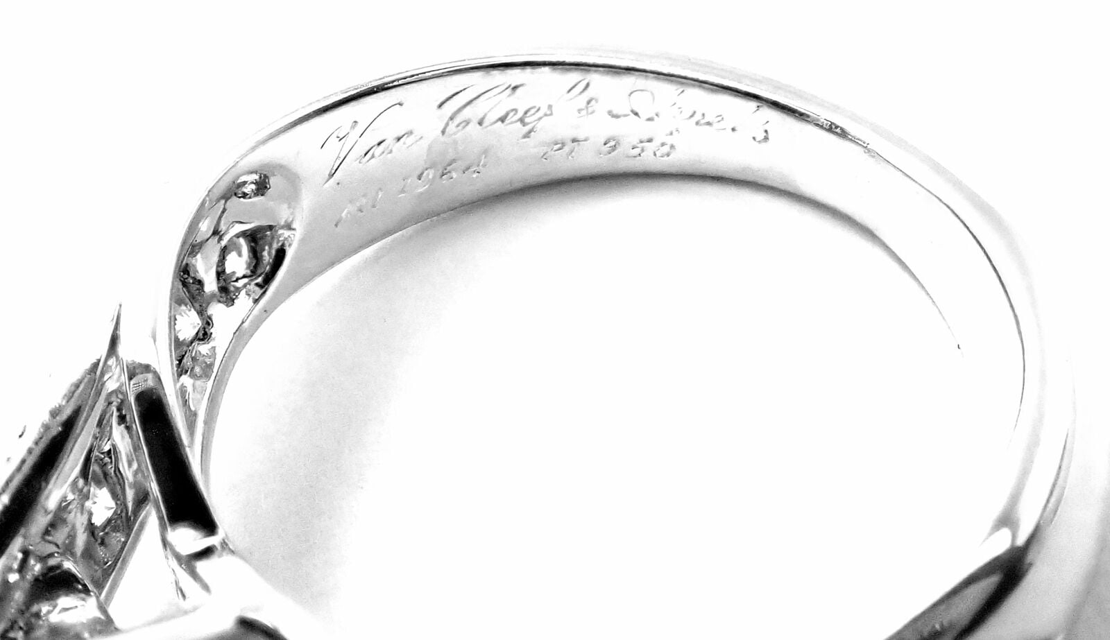 Authentic! Van Cleef & Arpels Platinum 1.88ct VVS1 E Diamond Engagement Ring GIA | Fortrove