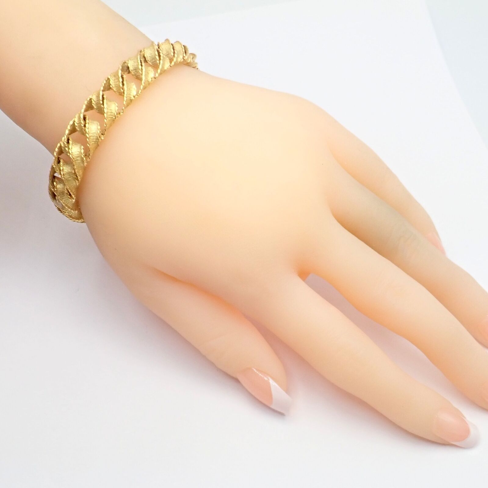 Authentic! Vintage Tiffany & Co 18k Yellow Gold France Ribbon Curb Bracelet 1987 | Fortrove