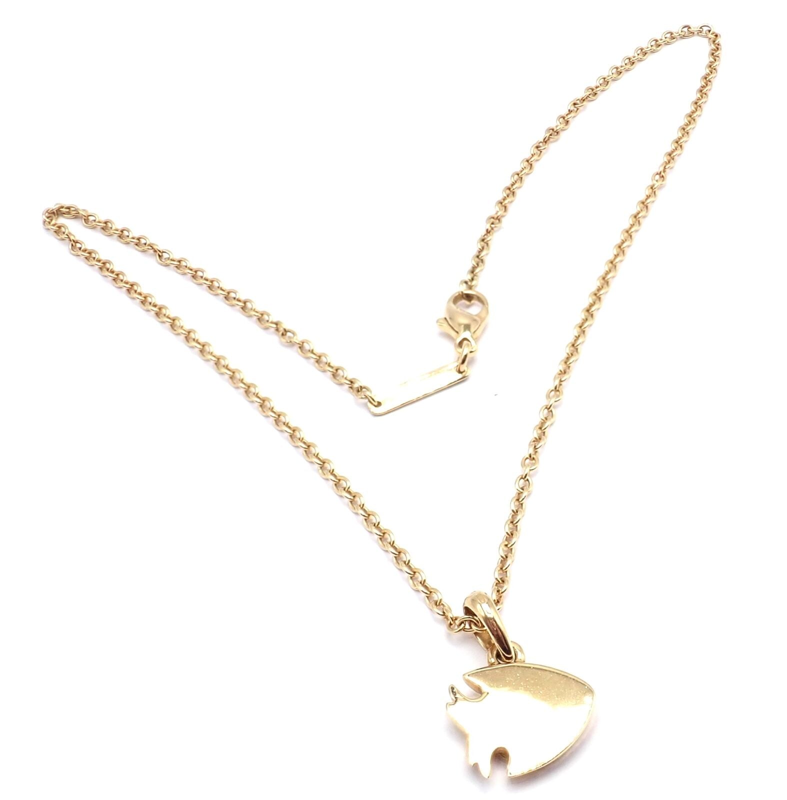 Authentic! Bulgari Bvlgari 18k Yellow Gold Coral Naturalia Fish Pendant Necklace | Fortrove