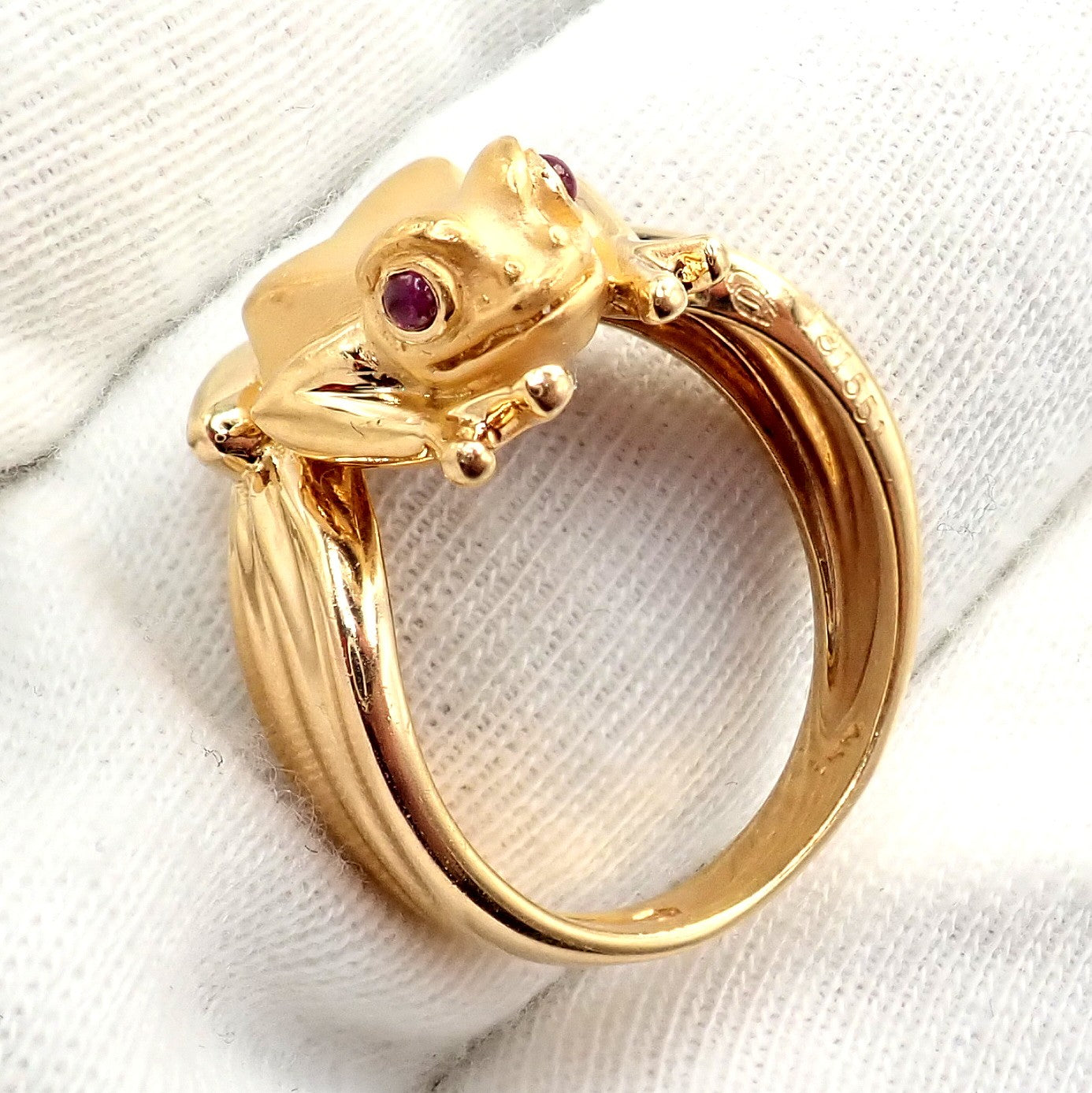 Rare! Carrera Y Carrera CyC 18k Yellow Gold Frog Ruby Ring | Fortrove