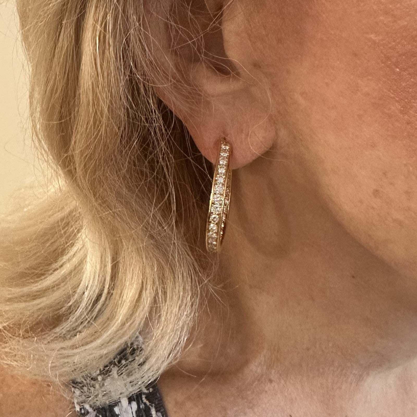 Authentic! Van Cleef & Arpels 18k Yellow Gold Diamond Large Hoop Earrings | Fortrove