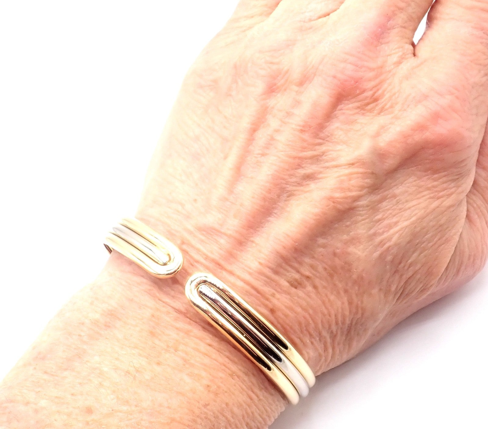 Authentic! Van Cleef & Arpels 18k Yellow & White Gold Bangle Cuff Bracelet Paper | Fortrove