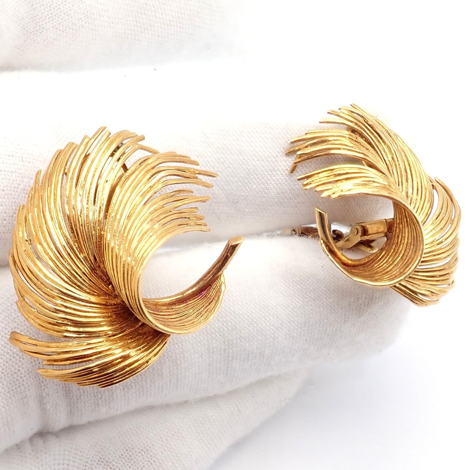 Authentic! Vintage Tiffany & Co 18k Yellow Gold Leaf Earrings | Fortrove