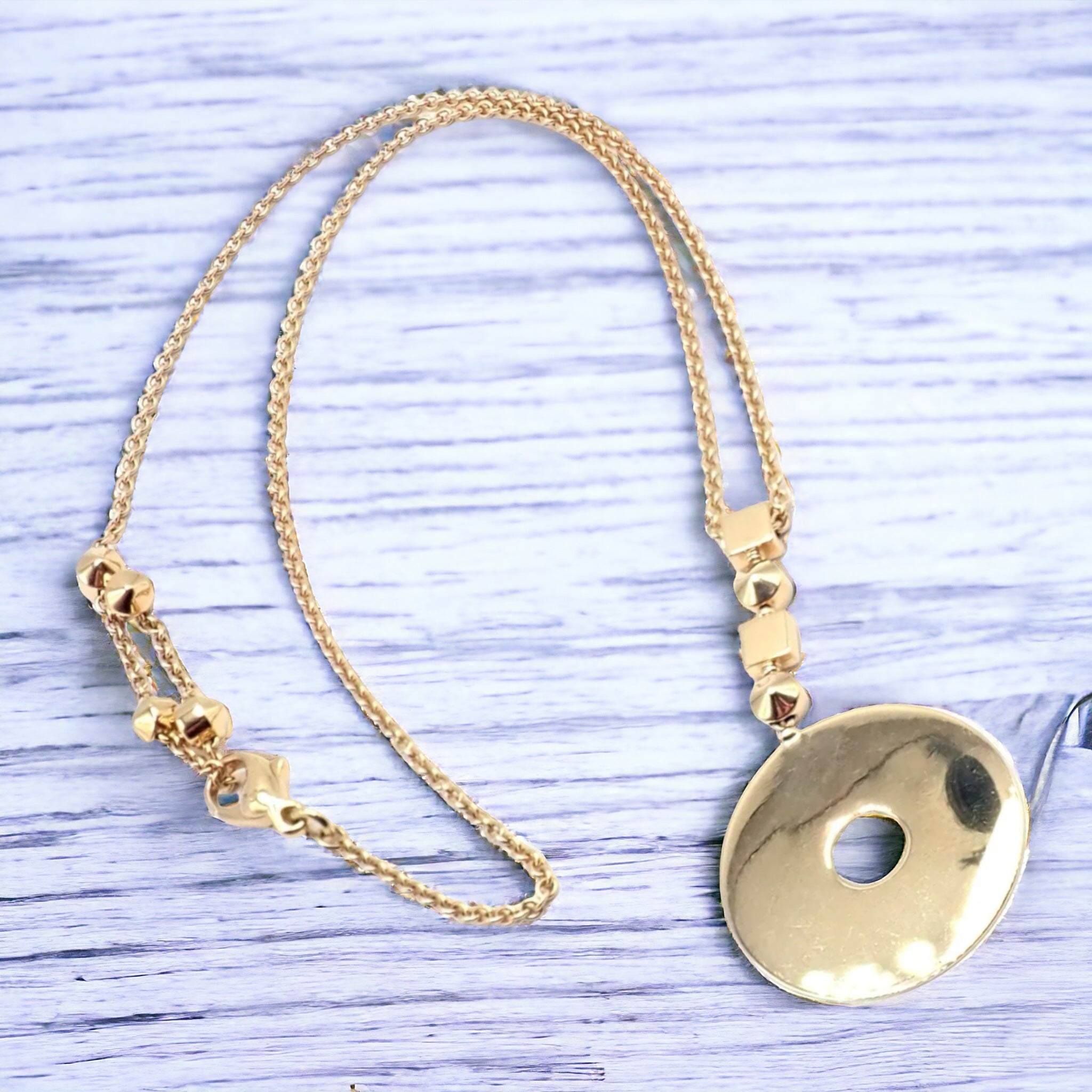 Authentic! Bulgari Bvlgari Lucea 18k Yellow Gold Round Pendant Necklace | Fortrove