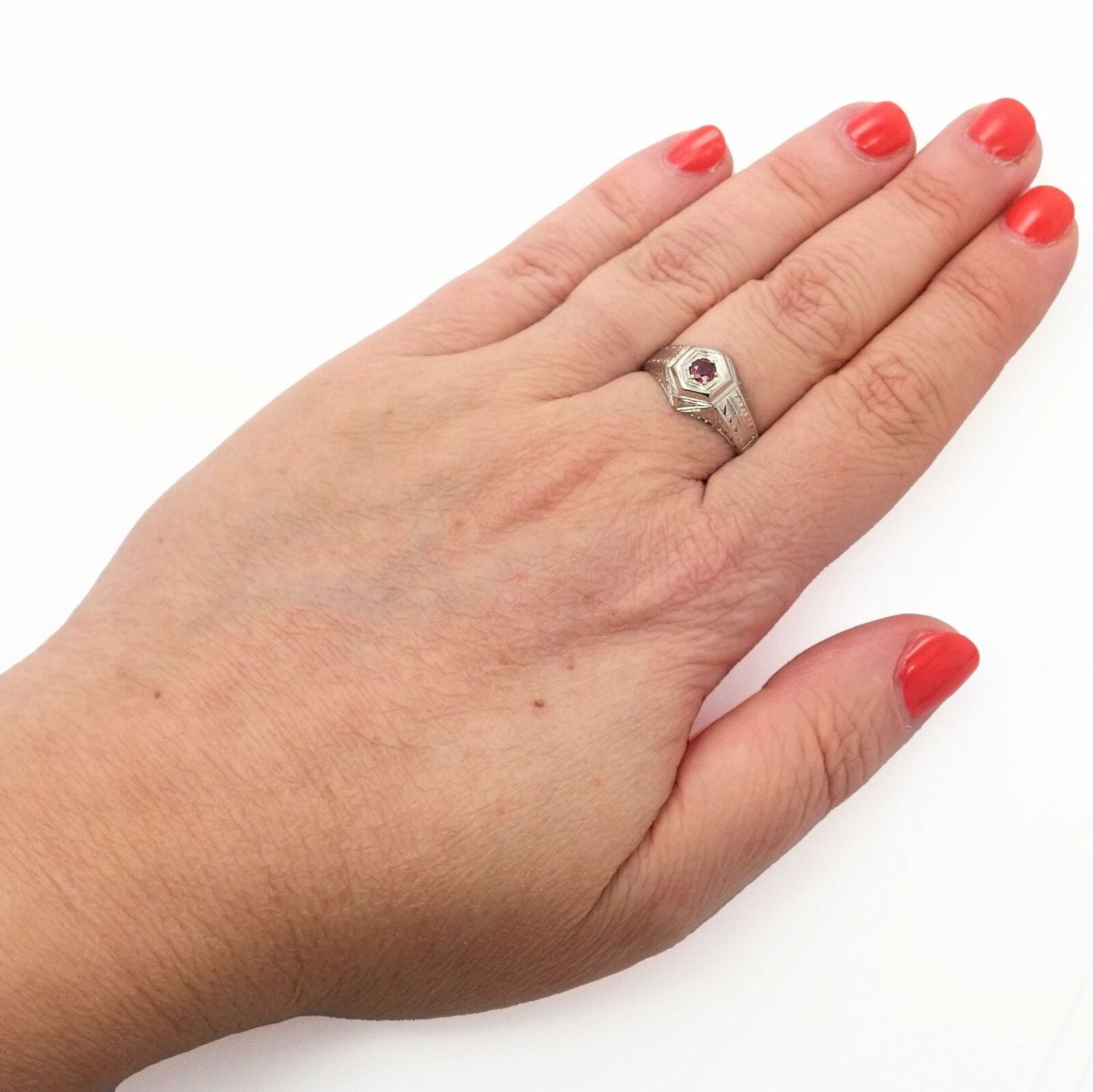 Vintage Estate 18k White Gold Ruby Art Deco Ring | Fortrove
