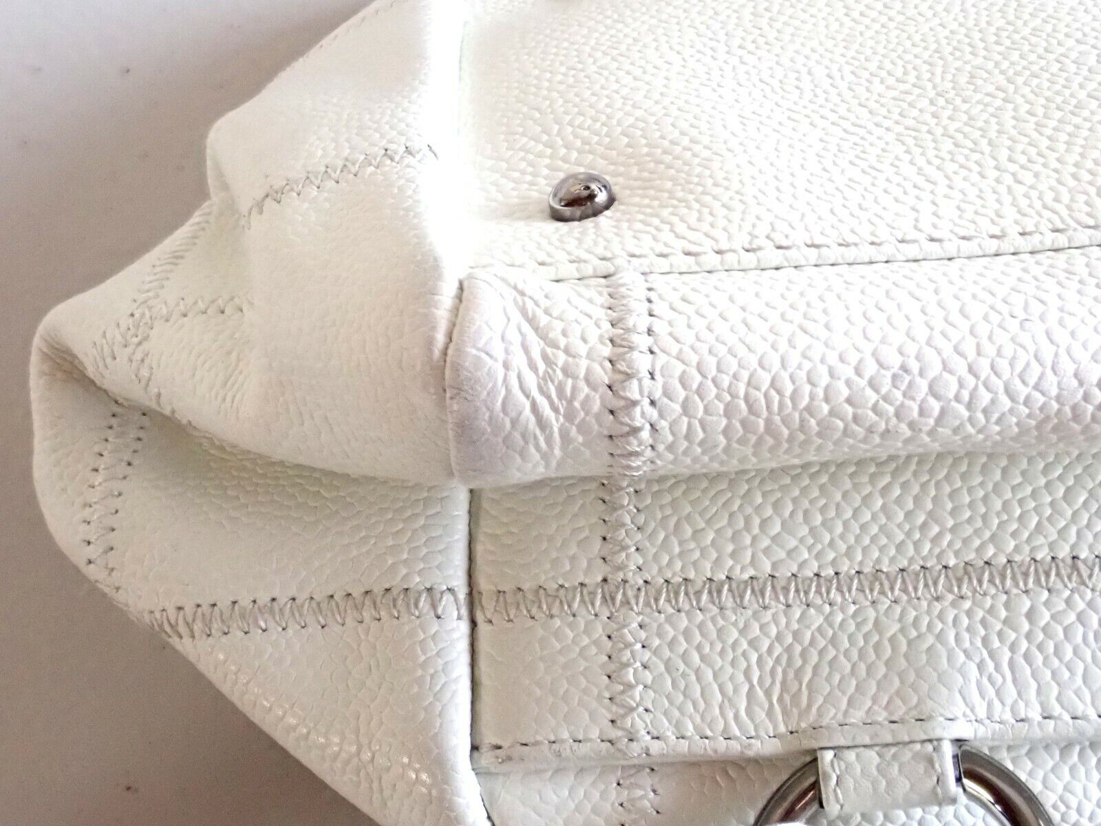 WOW! AUTHENTIC 2005 CHANEL LAX SQUARE STITCH CREAM CAVIAR LEATHER HANDBAG | Fortrove