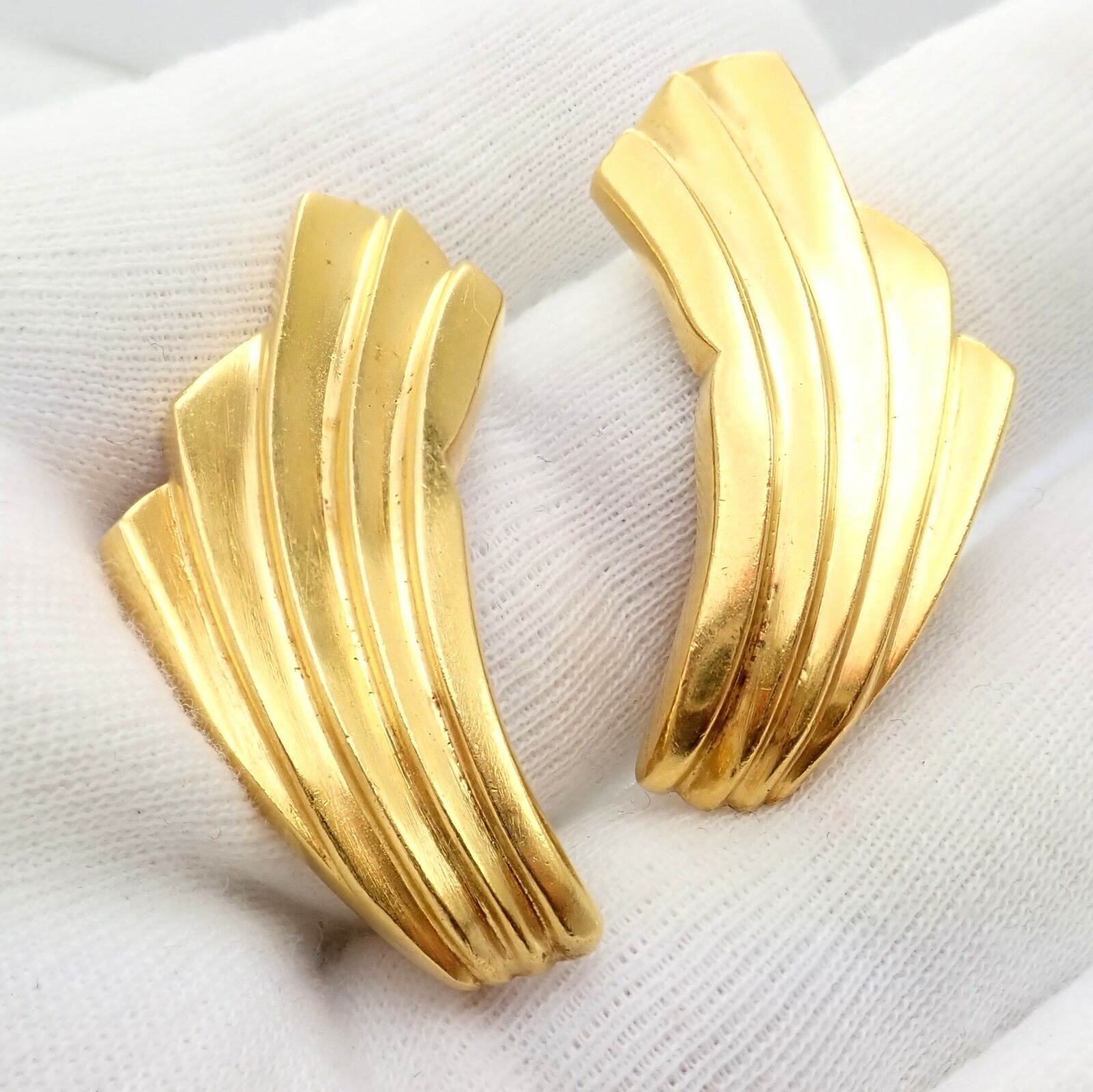 Authentic! Ilias Lalaounis 18k Yellow Gold Large Art Deco Wings Fan Earrings | Fortrove