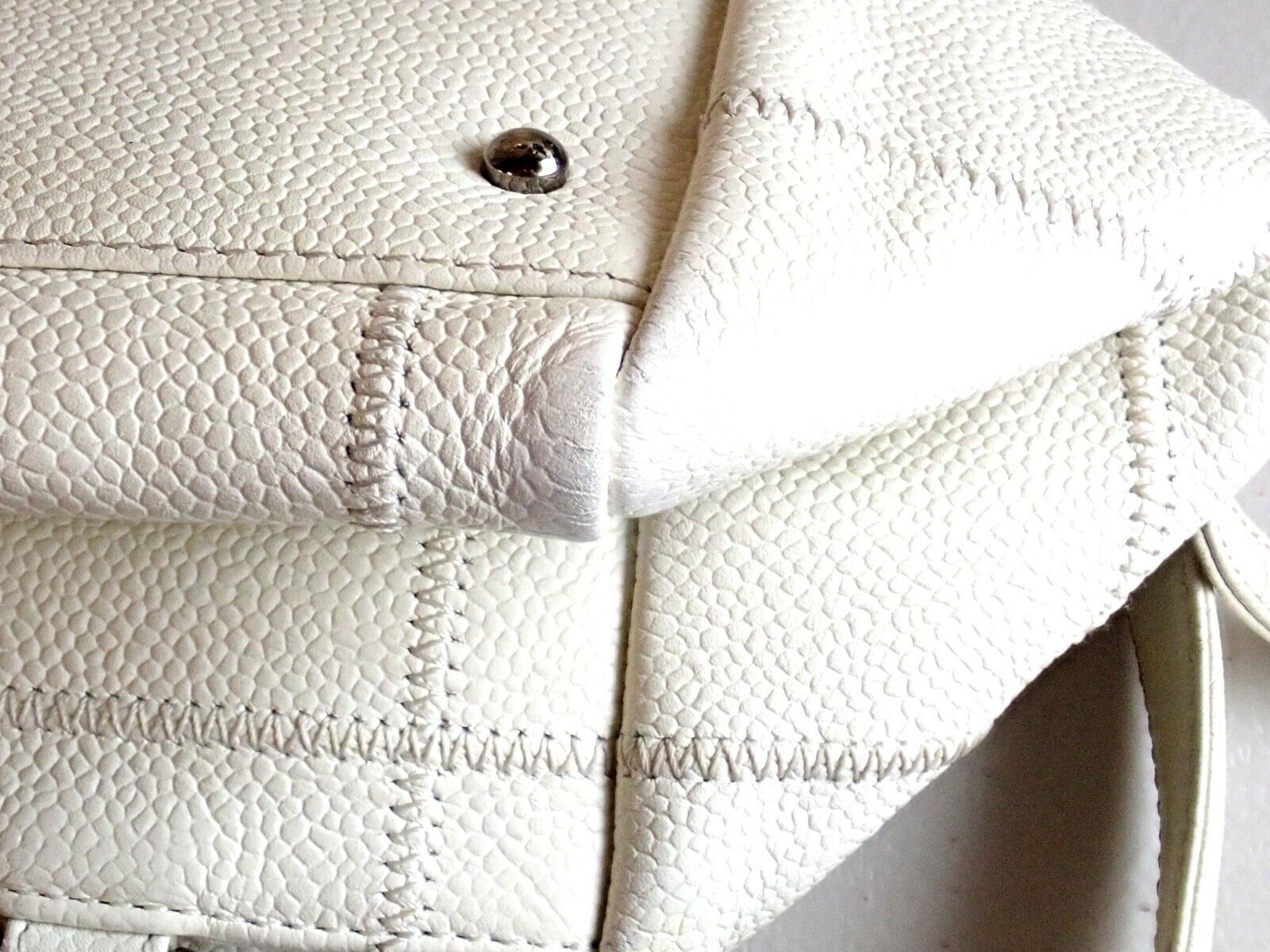 WOW! AUTHENTIC 2005 CHANEL LAX SQUARE STITCH CREAM CAVIAR LEATHER HANDBAG | Fortrove