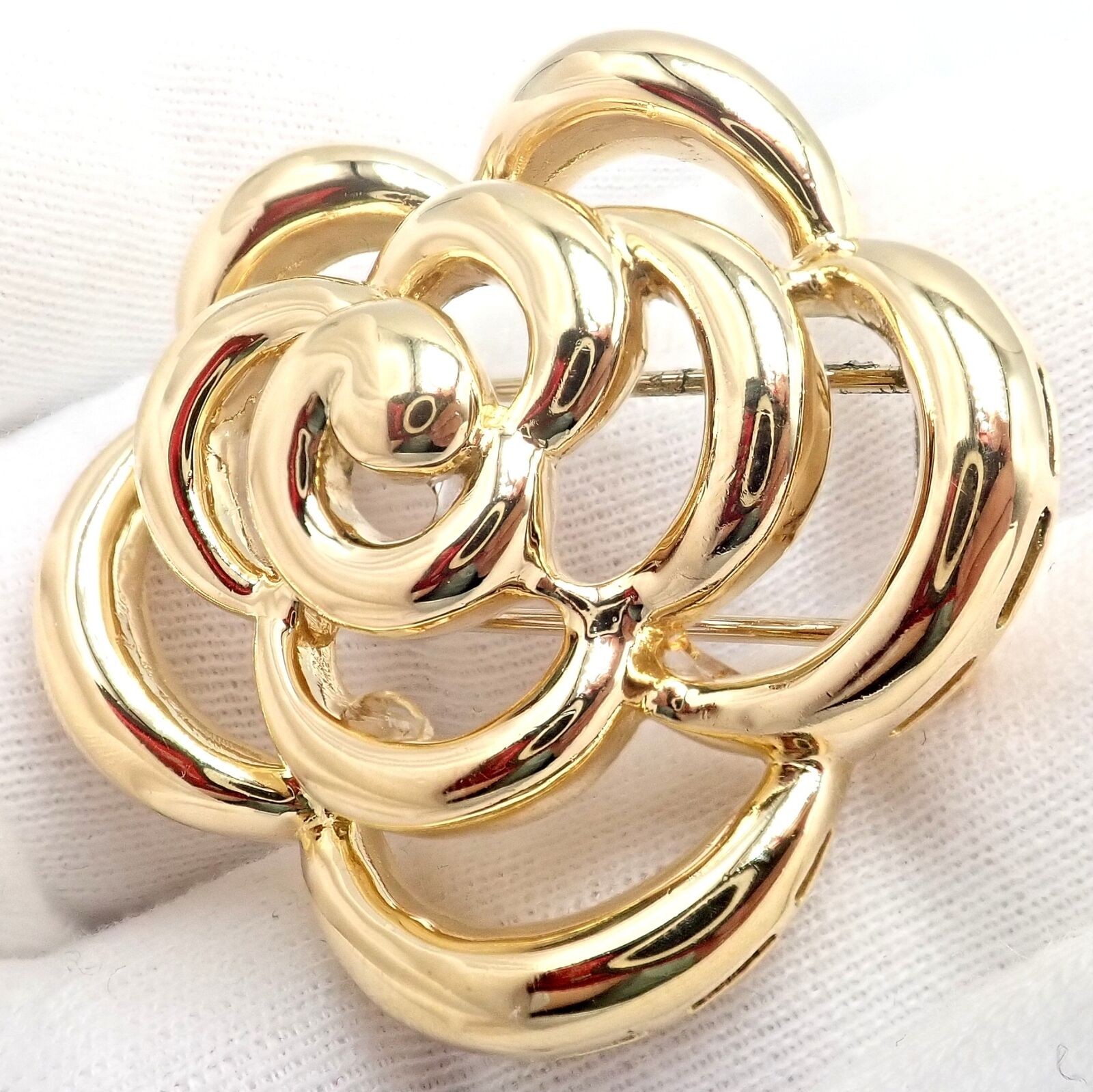 Authentic Van Cleef & Arpels 18k Yellow Gold Camellia Flower Pin Brooch 1998 | Fortrove