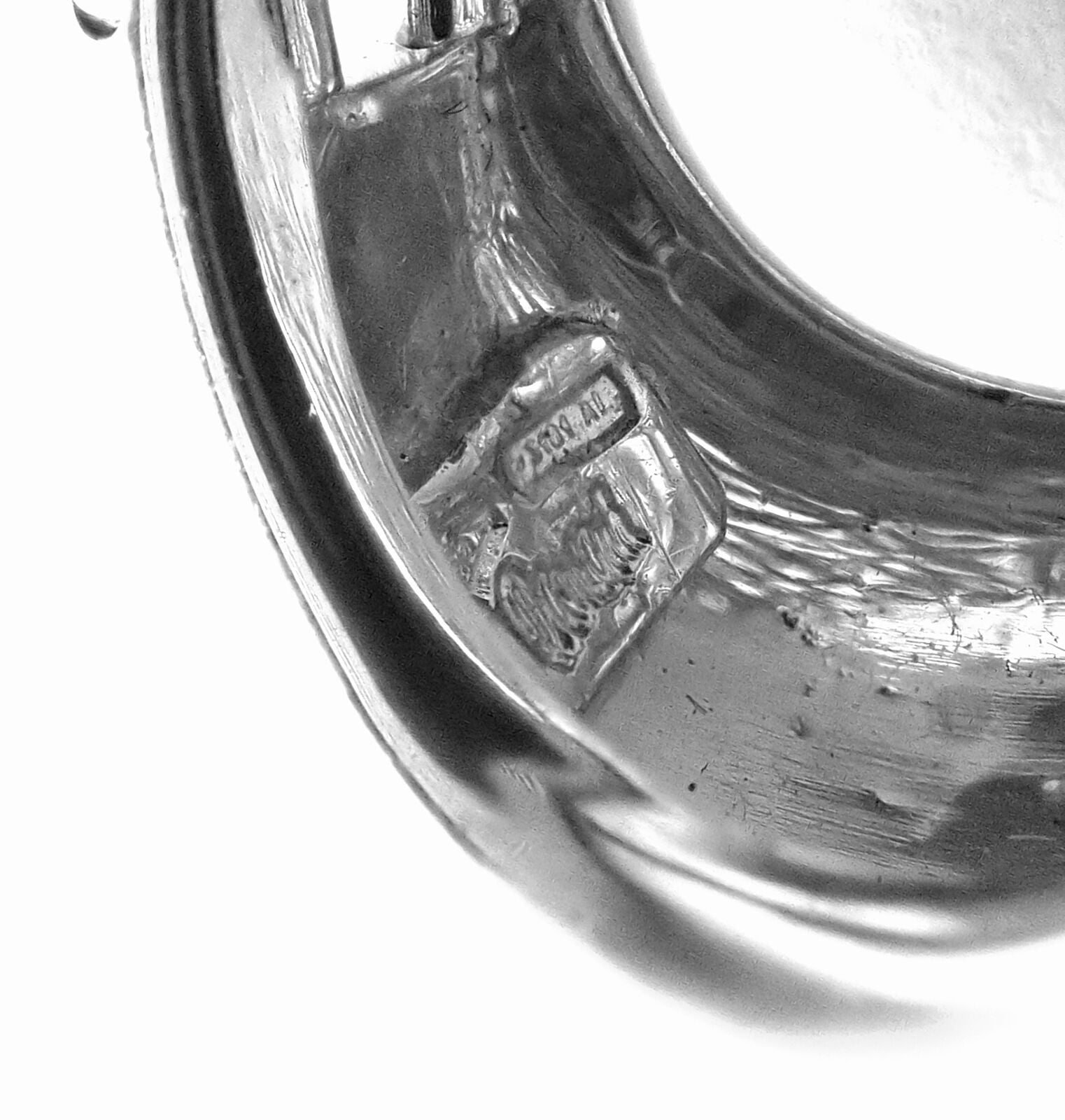 New Authentic Damiani Da Definire 18k White Gold 3.09ct Diamond Earrings $22,900 | Fortrove