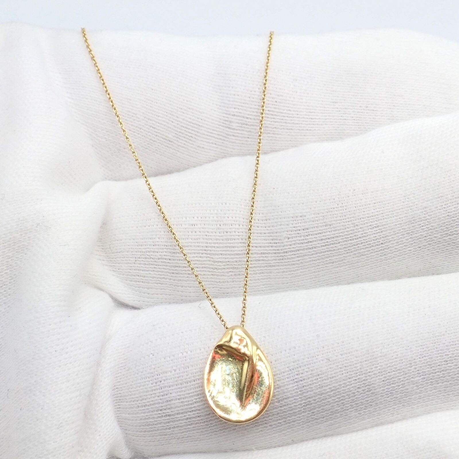 Tiffany & Co Peretti 18k Yellow Gold Madonna Pendant Sweet Mini Chain Necklace | Fortrove