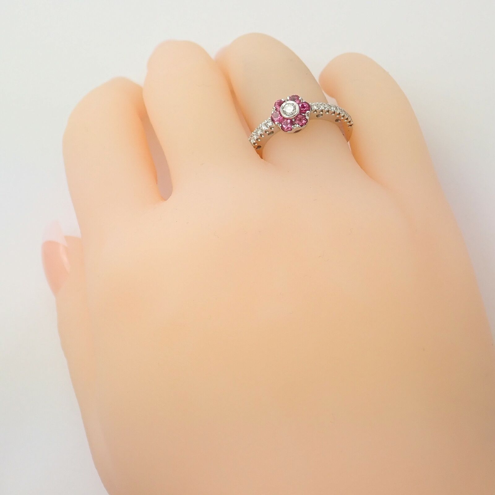 Authentic! Pasquale Bruni 18k White Gold Diamond Pink Sapphire Flower Fiori Ring | Fortrove