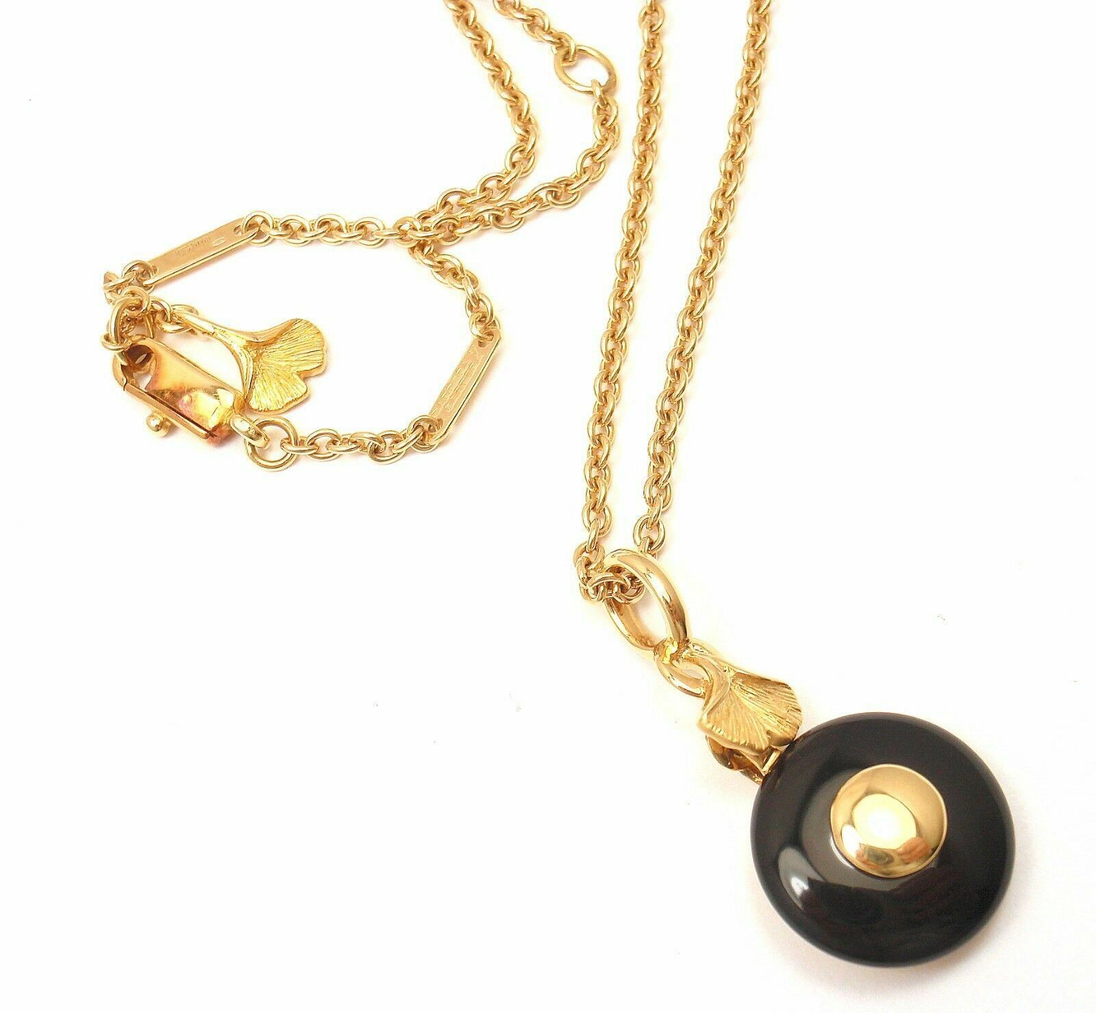 New! Authentic Carrera Y Carrera 18k Yellow Gold Ginkgo Onyx Pendant Necklace | Fortrove