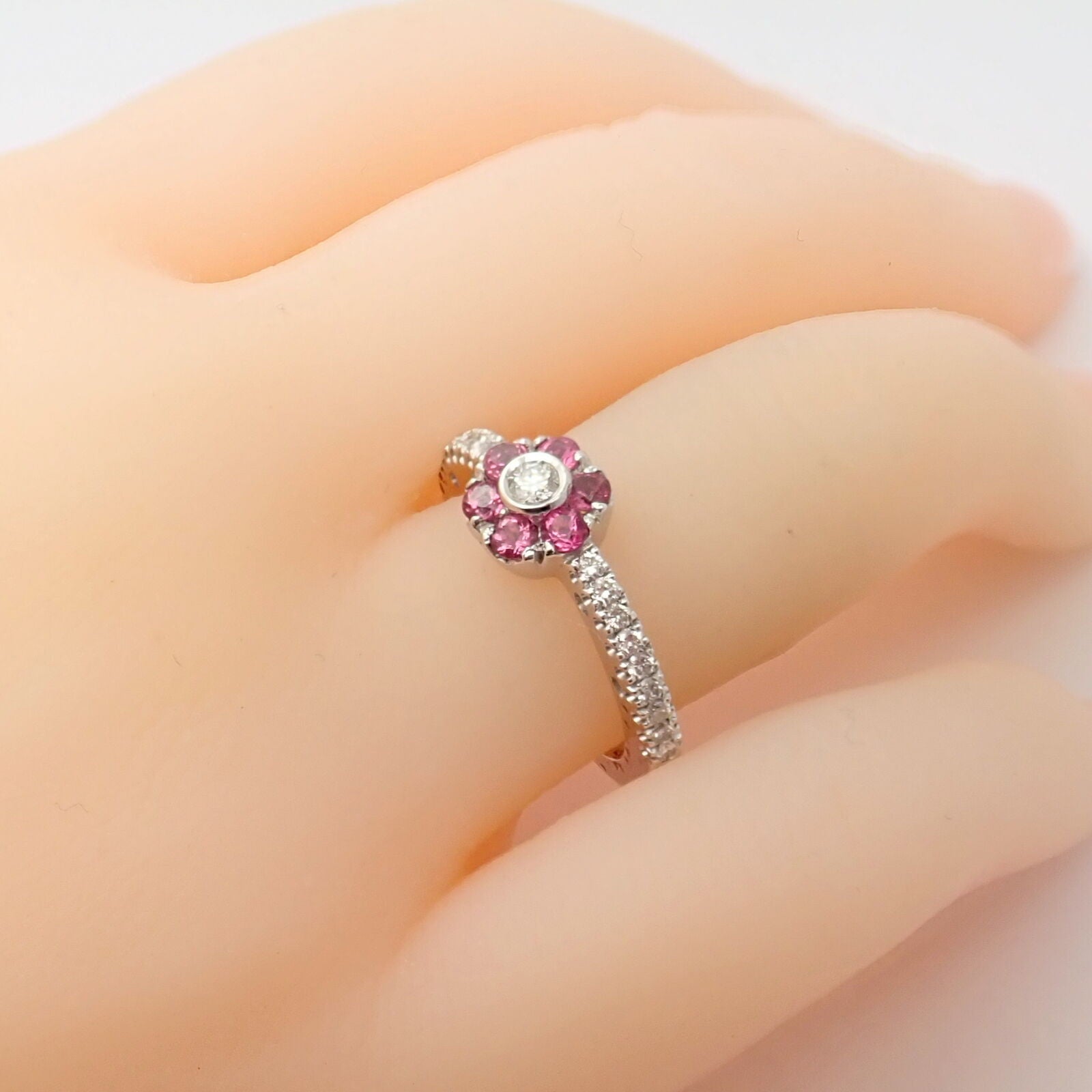 Authentic! Pasquale Bruni 18k White Gold Diamond Pink Sapphire Flower Fiori Ring | Fortrove