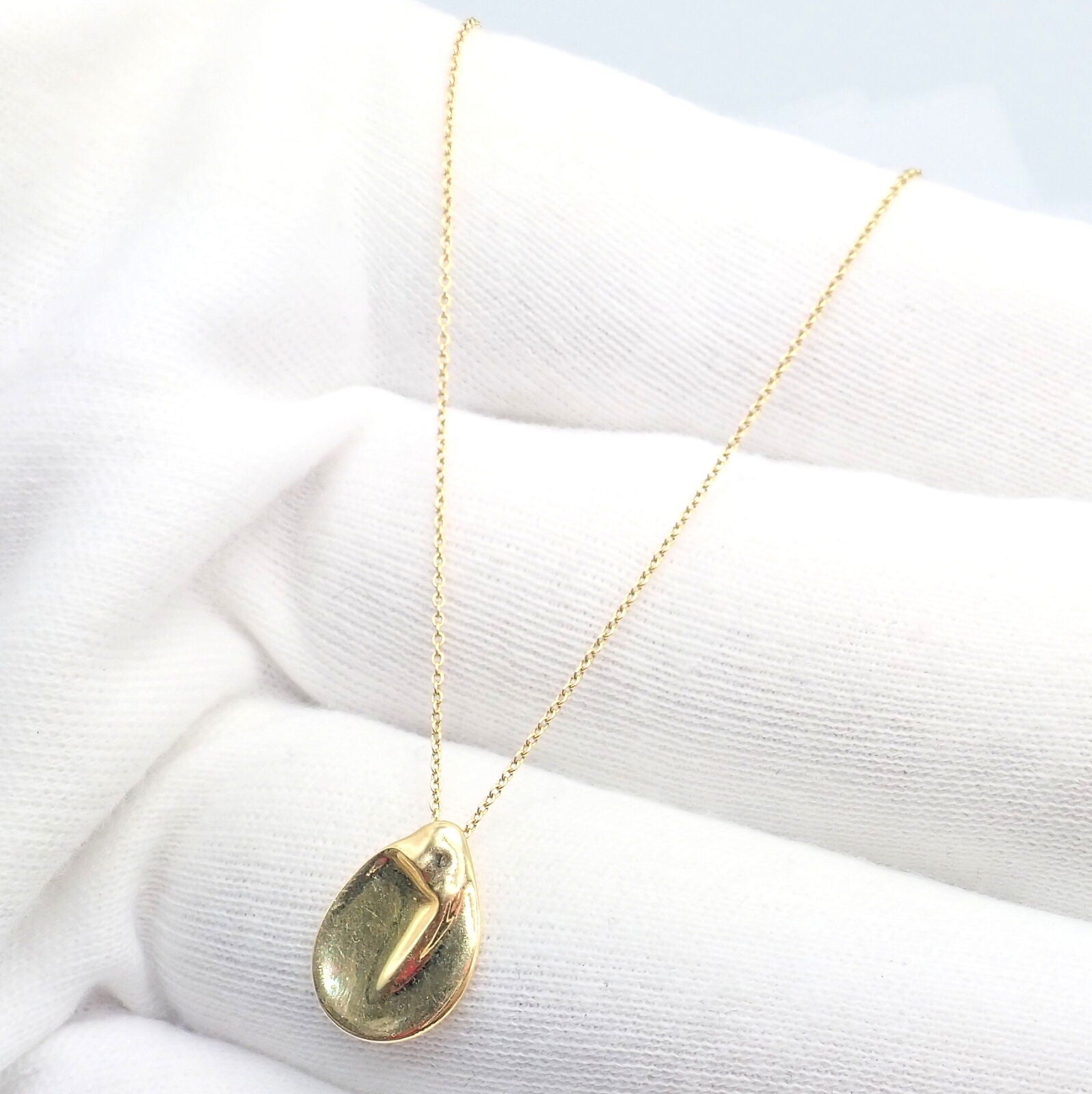 Tiffany & Co Peretti 18k Yellow Gold Madonna Pendant Sweet Mini Chain Necklace | Fortrove