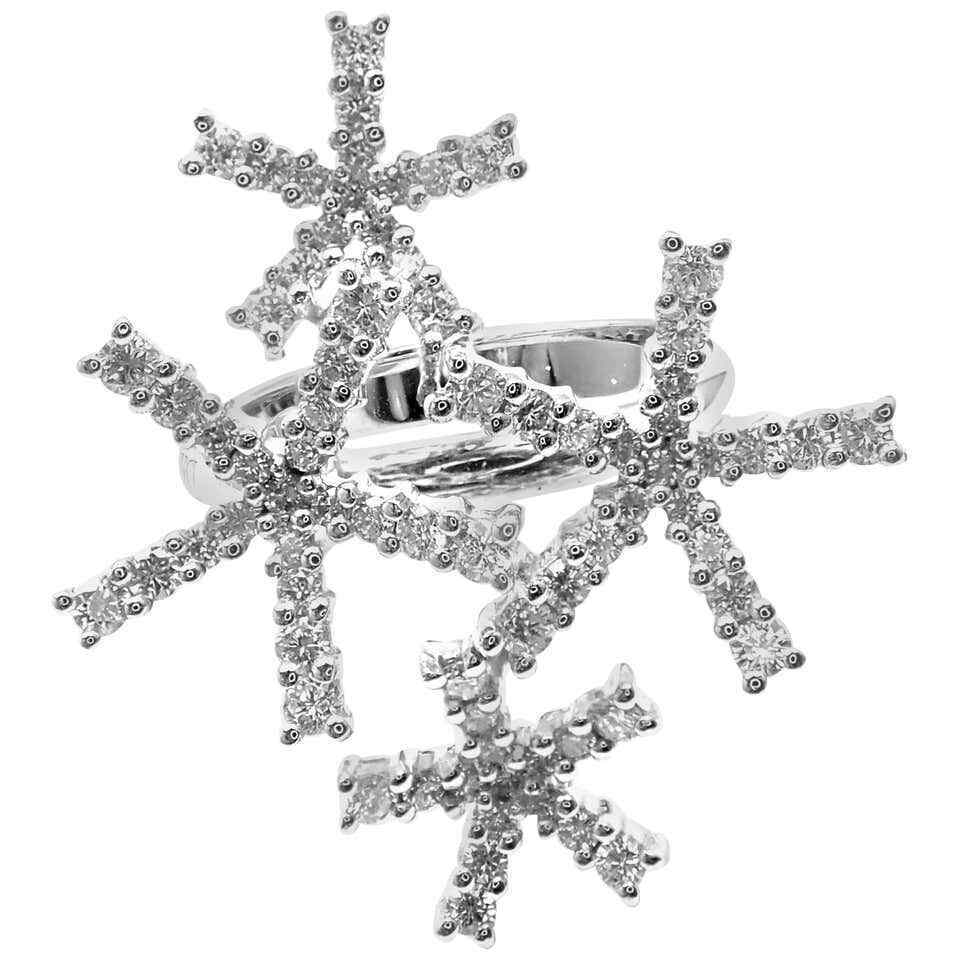Authentic! Damiani Diamond Flower 18k White Gold Cocktail Ring | Fortrove