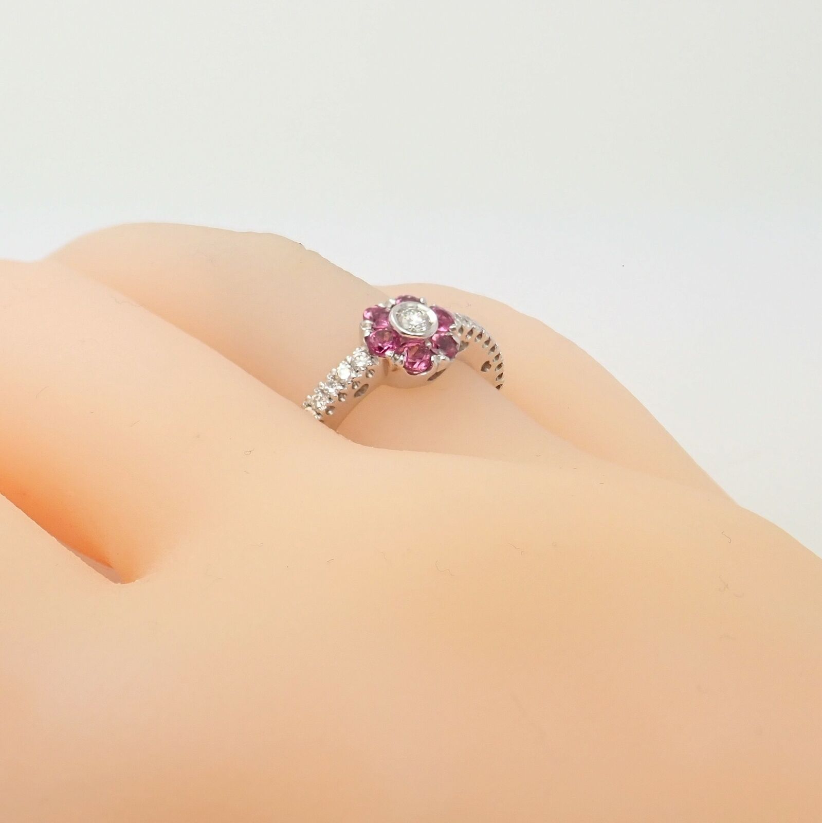 Authentic! Pasquale Bruni 18k White Gold Diamond Pink Sapphire Flower Fiori Ring | Fortrove