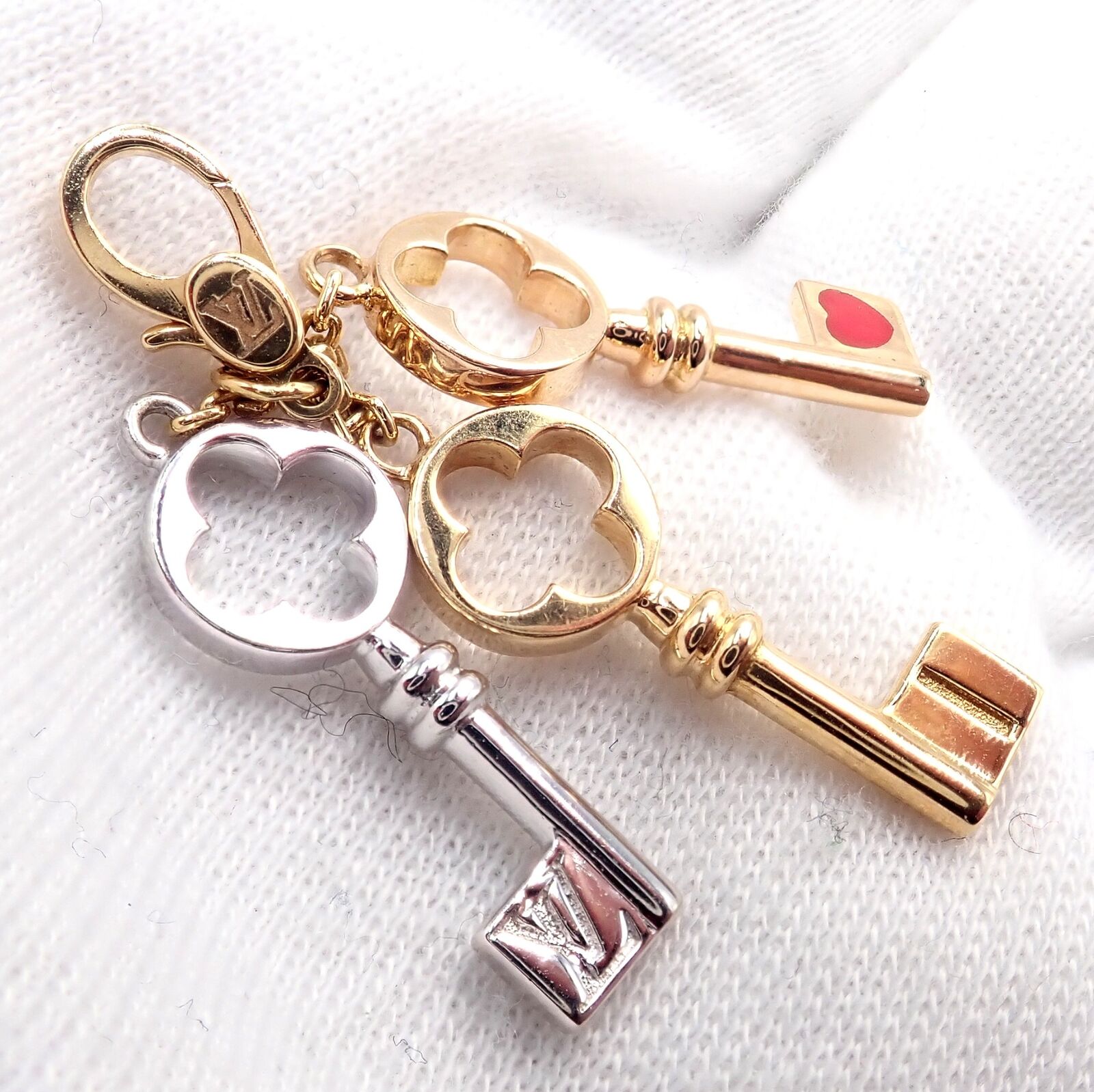 Rare! Louis Vuitton LV 18k Tri Color Gold Enamel Heart Three Keys Charm Pendant | Fortrove