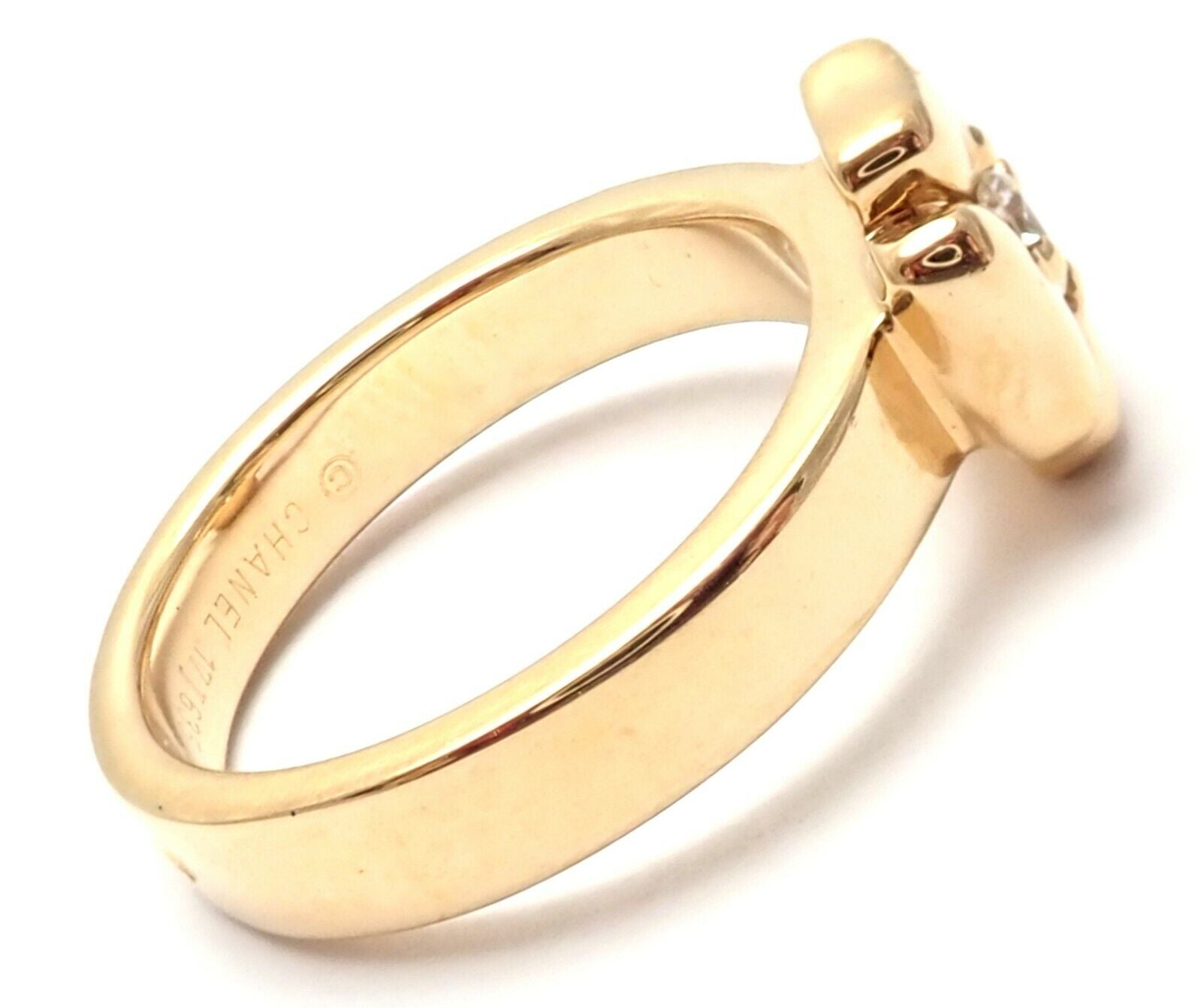 EXQUISITE AND LUCKY! Chanel 18k Yellow Gold Diamond Four Leaf Clover Ring. | Fortrove