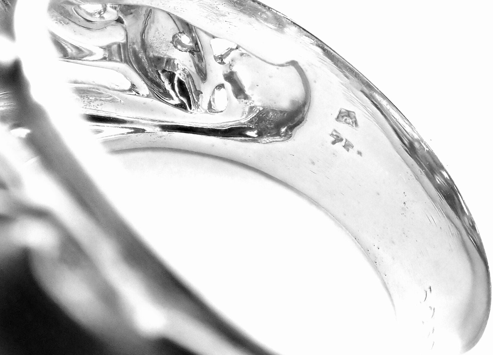 Authentic! Carrera Y Carrera Dolphin Motif 18k White Gold Diamond Ring | Fortrove