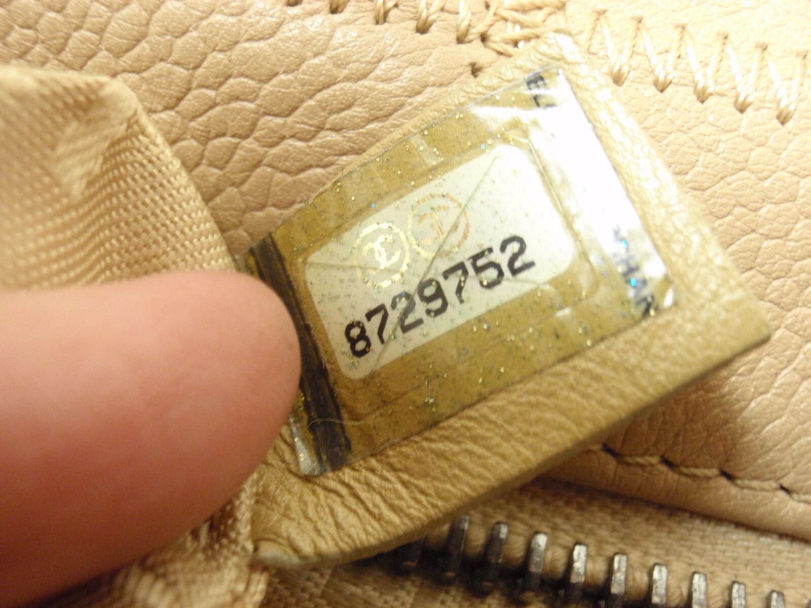 AUTHENTIC 2004 CHANEL LAX SQUARE STITCH CAFE o'LAIT SOFT CAVIAR LEATHER HANDBAG | Fortrove