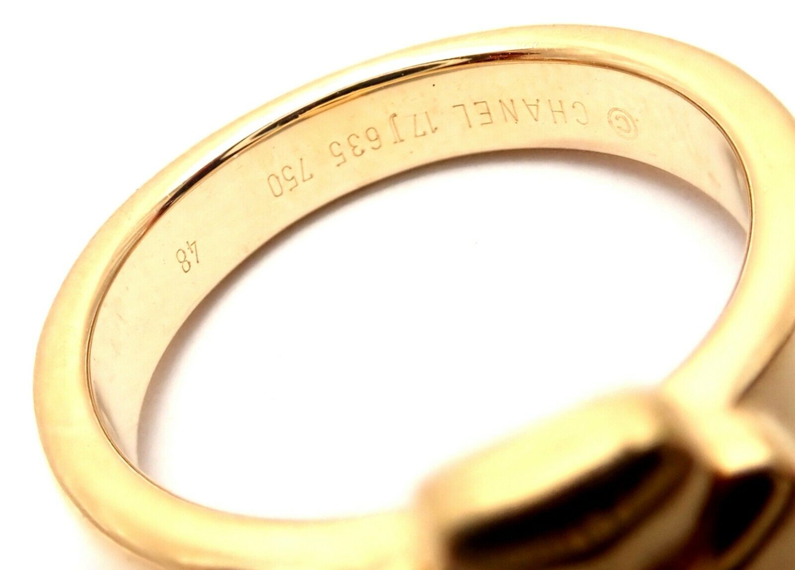 EXQUISITE AND LUCKY! Chanel 18k Yellow Gold Diamond Four Leaf Clover Ring. | Fortrove