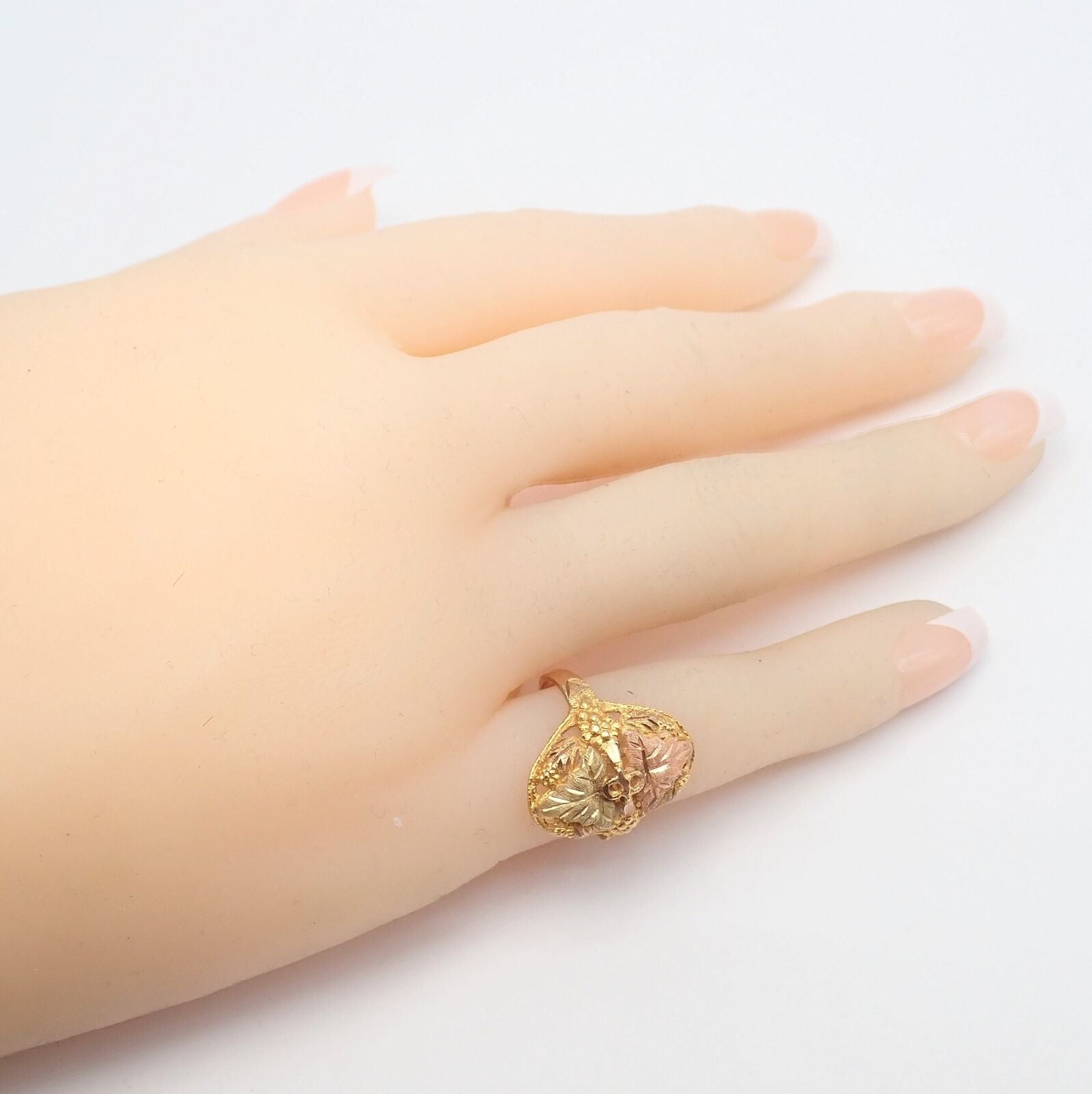 Vintage Estate 10k Multi Color Black Hills Gold Ring sz 5.5 | Fortrove