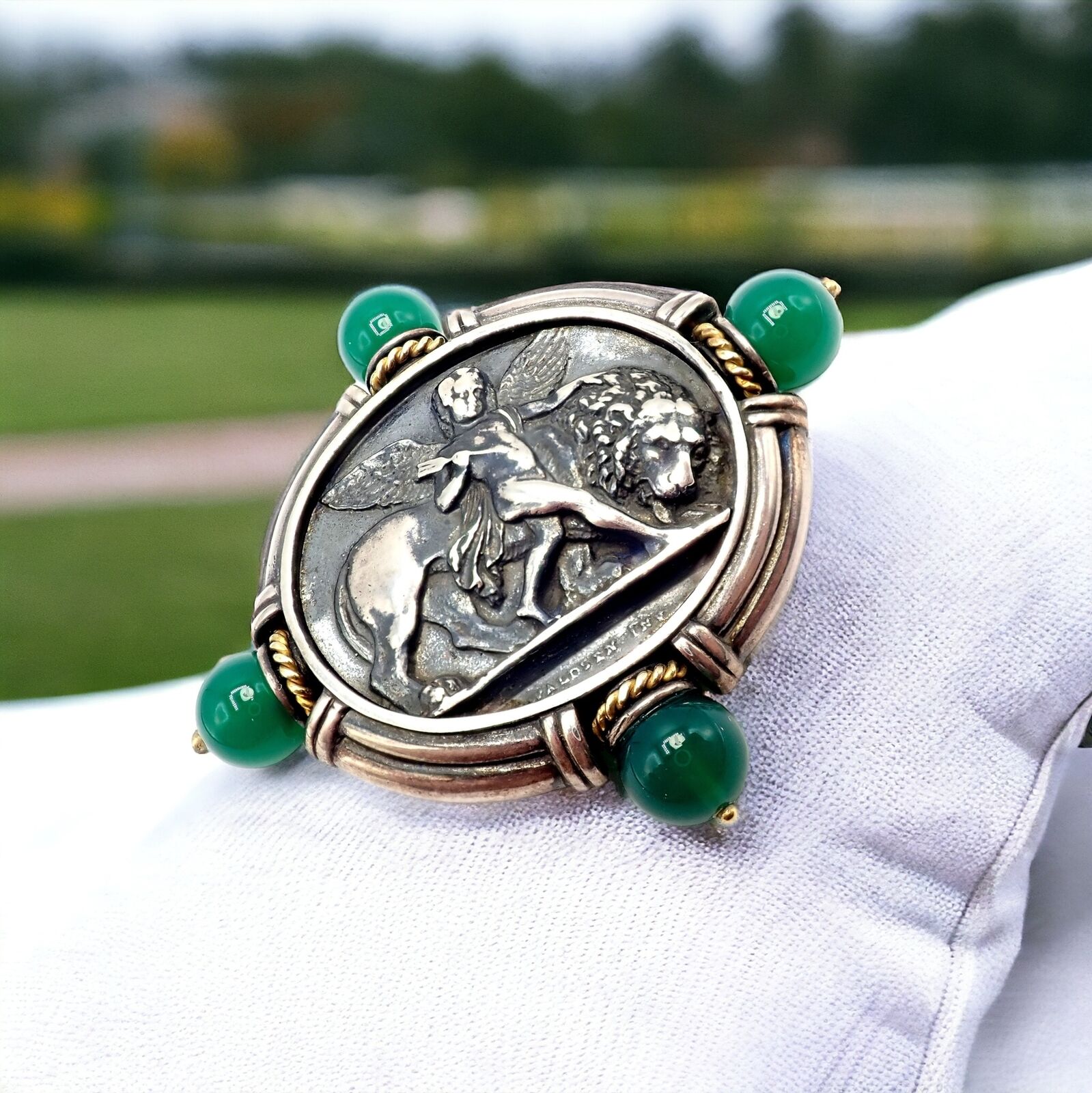 Authentic! SeidenGang 18k Yellow Gold Silver Large Medallion Chrysoprase Brooch | Fortrove