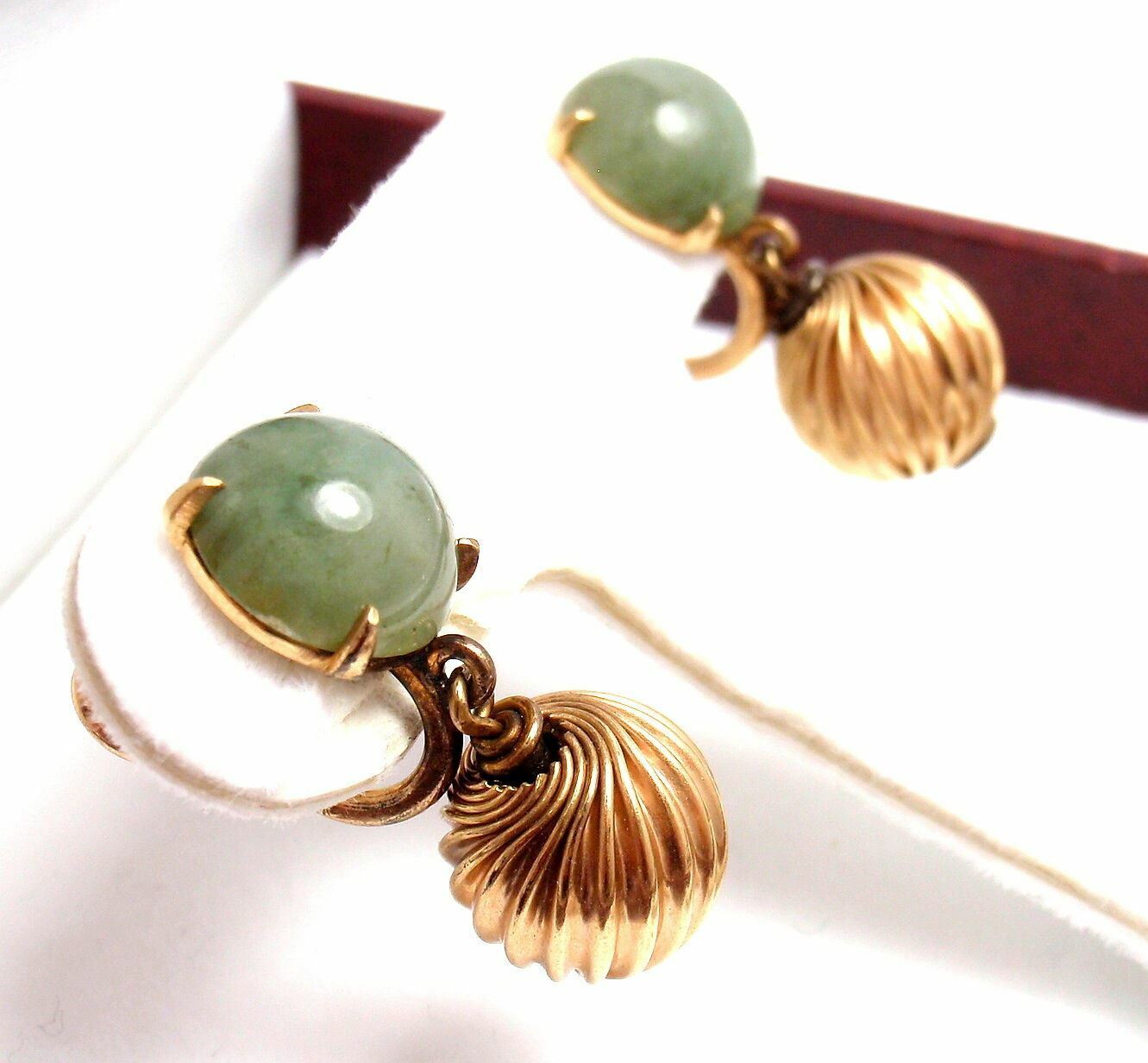 Vintage Estate 14k Yellow Gold Green Jade Screw Back Earrings | Fortrove