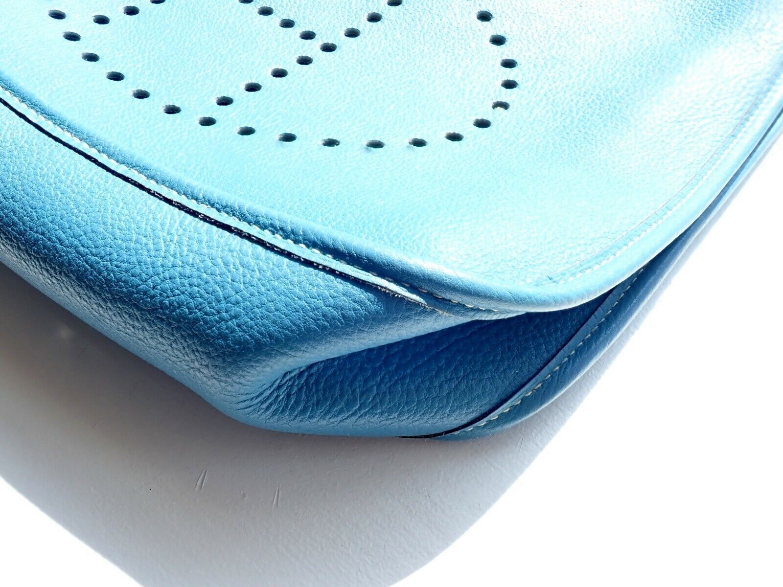 Authentic! Hermes Evelyne Blue Jean Courchevel GM Handbag Purse Gold Hardware | Fortrove