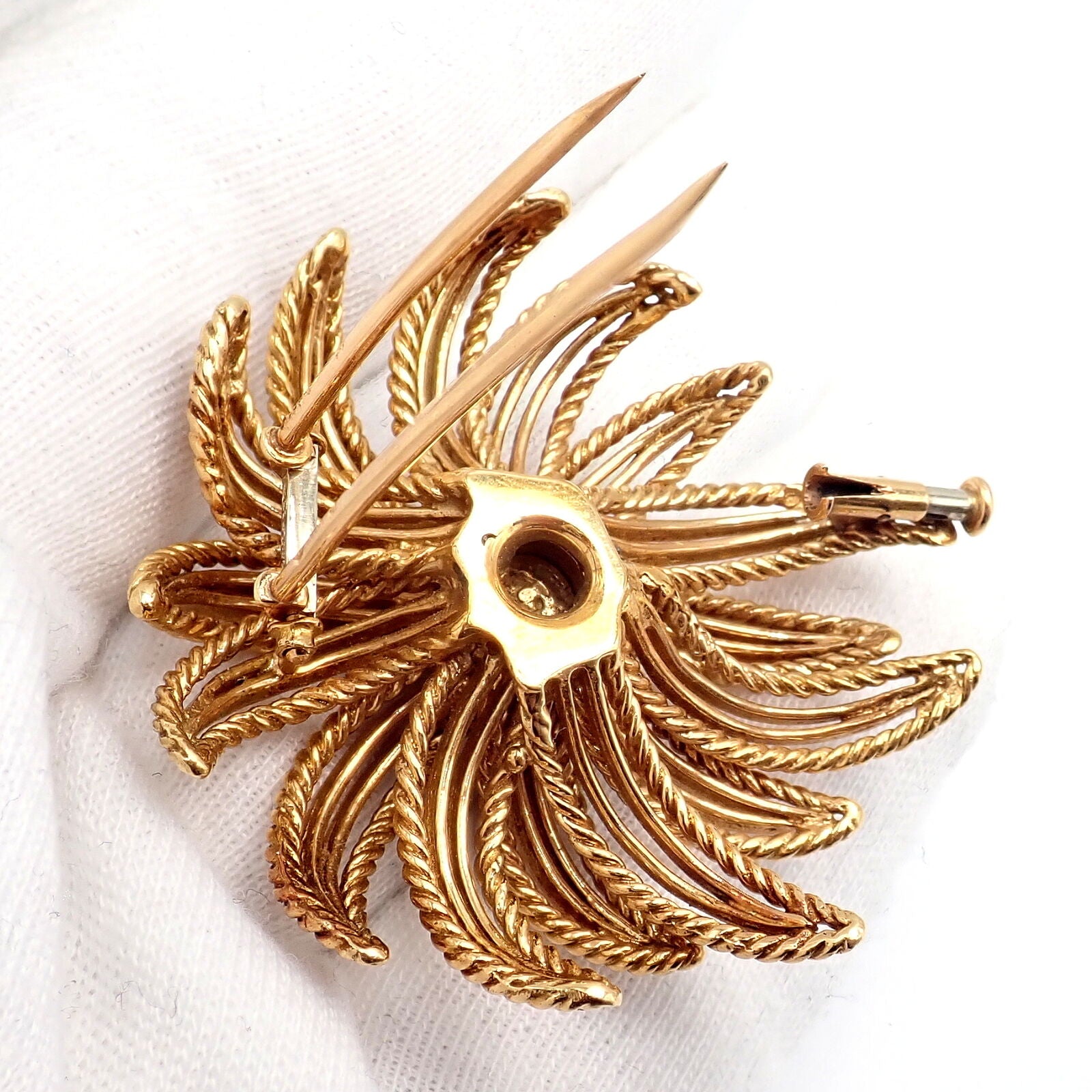 Vintage Boucheron Paris 18k Yellow Gold Large Flower Pin Brooch 1960s | Fortrove