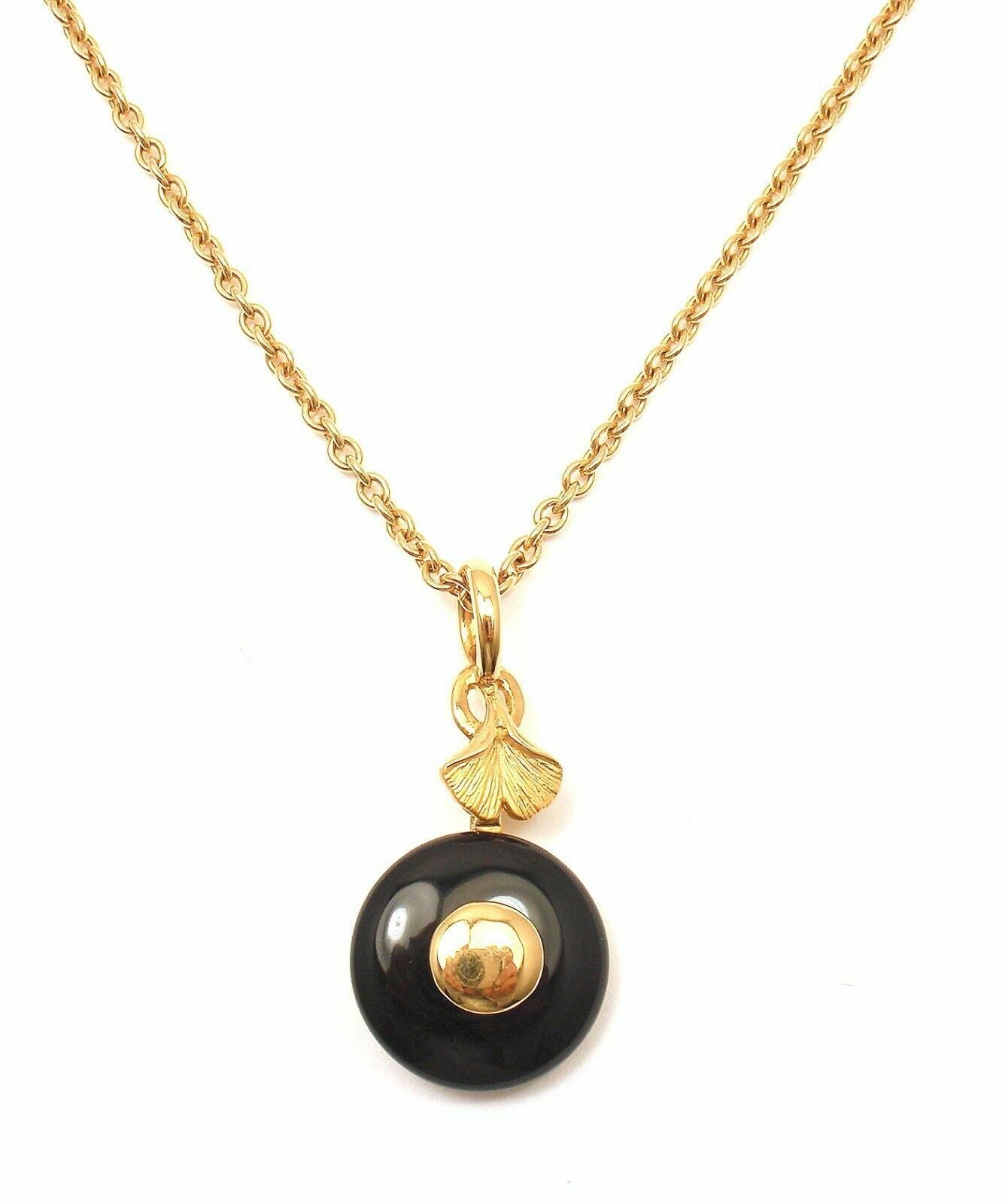 New! Authentic Carrera Y Carrera 18k Yellow Gold Ginkgo Onyx Pendant Necklace | Fortrove