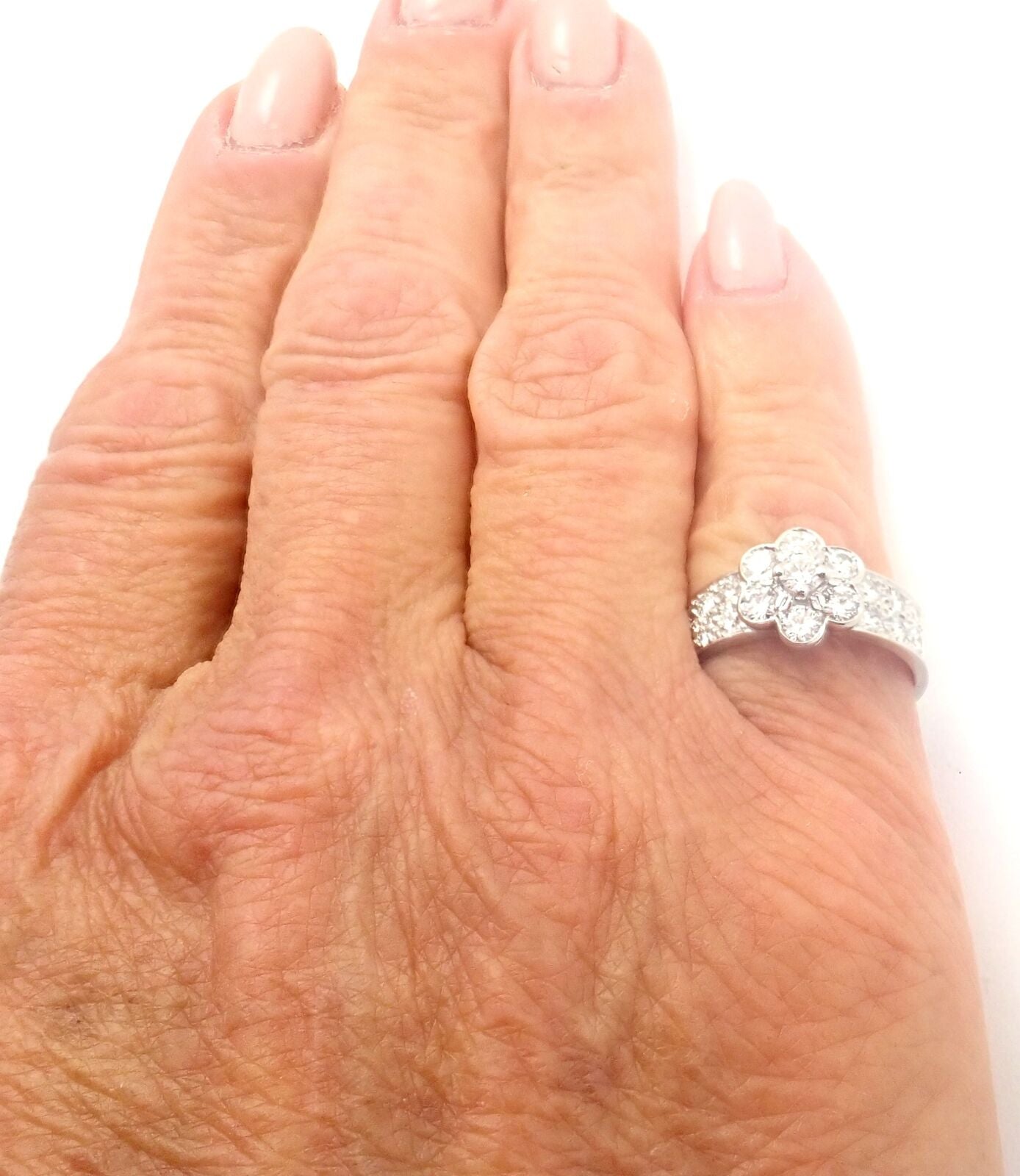 Authentic! Van Cleef & Arpels Platinum Diamond Fleurette Flower Ring | Fortrove