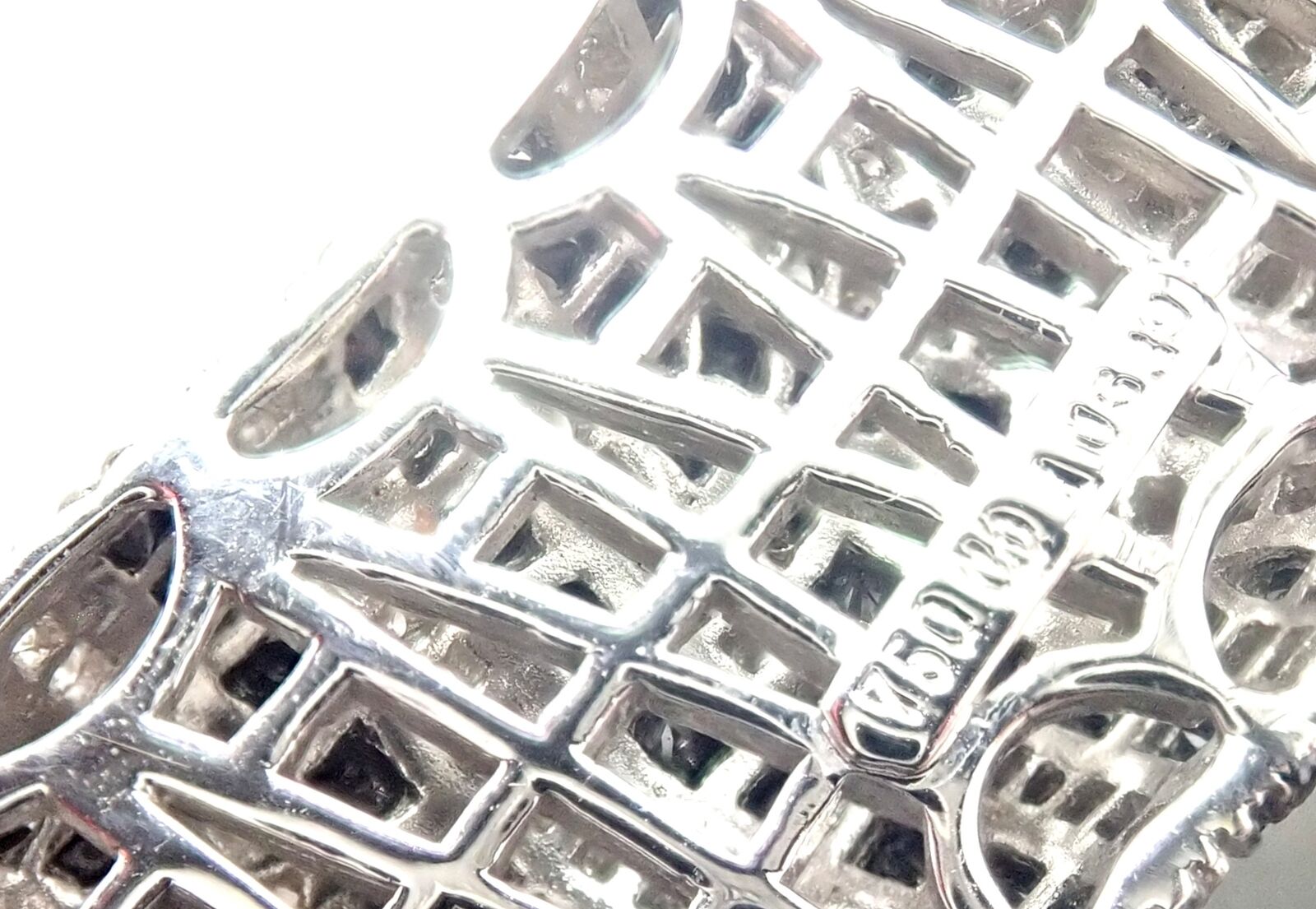 Authentic! Michele Della Valle 18k White Gold White & Black Diamond Zebra Brooch | Fortrove