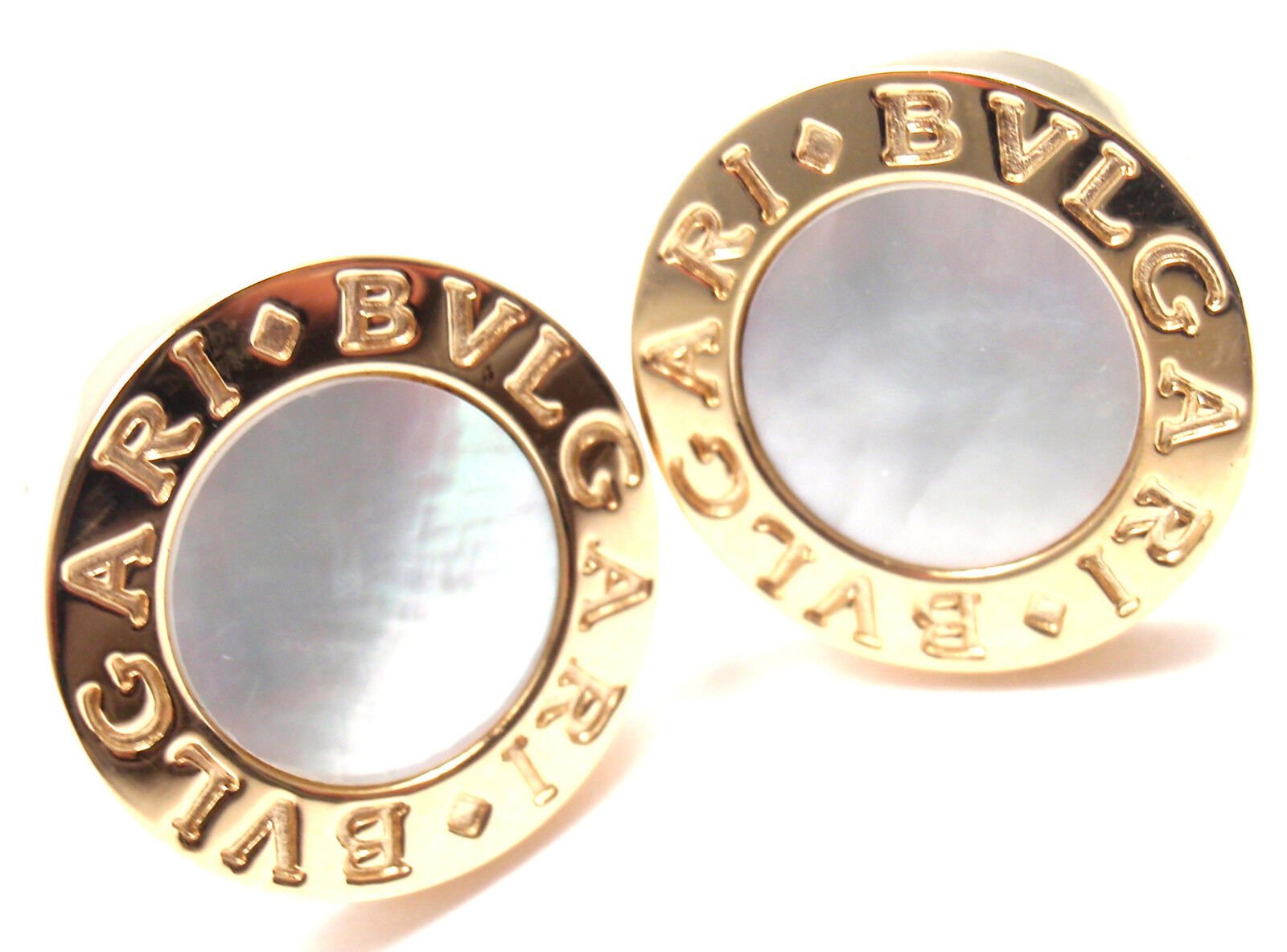 Authentic! Bvlgari Bulgari 18k Yellow Gold Mother Of Pearl Cufflinks | Fortrove