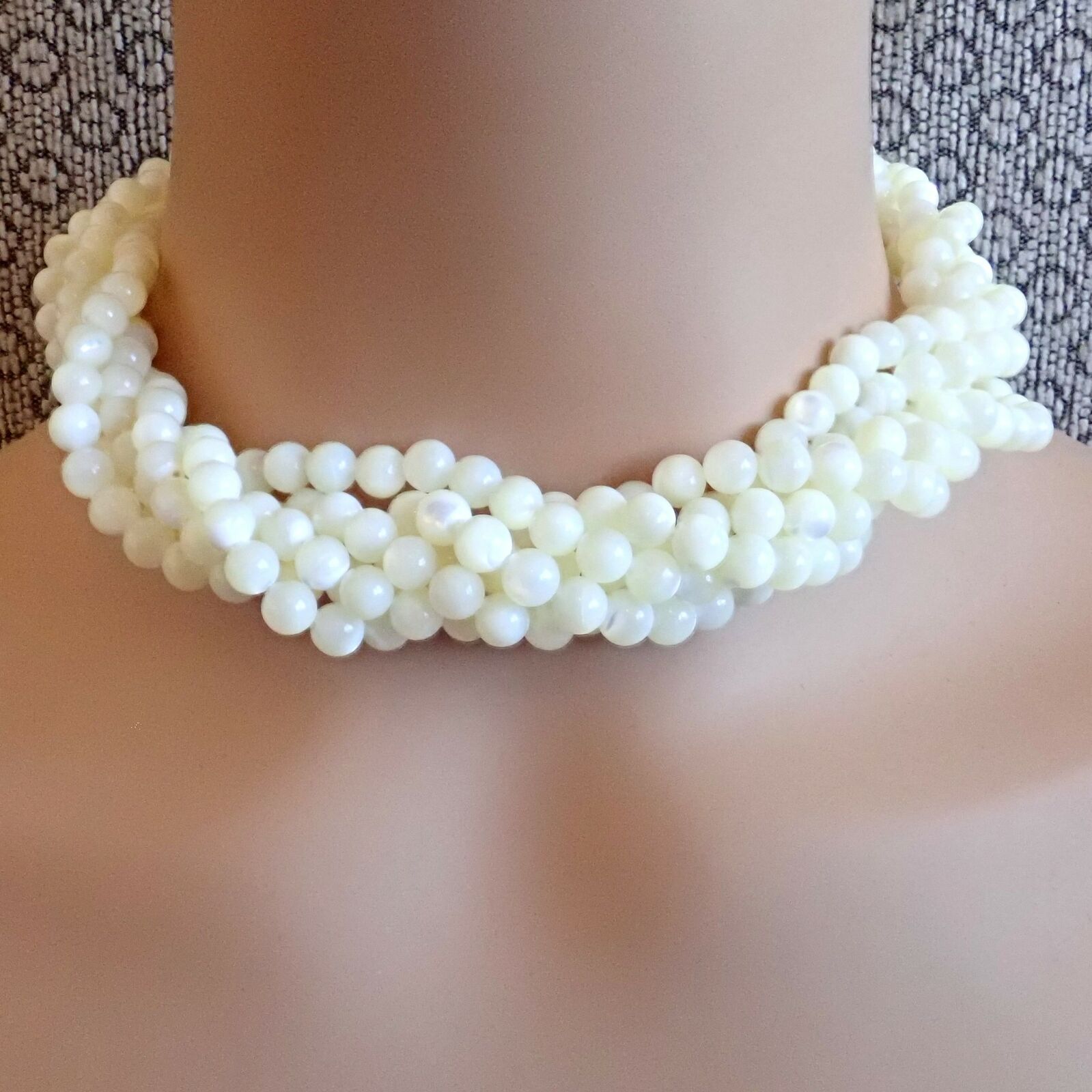 Tiffany & Co Cummings 18k Gold Mother Of Pearl Bead Torsade Inlaid Necklace | Fortrove