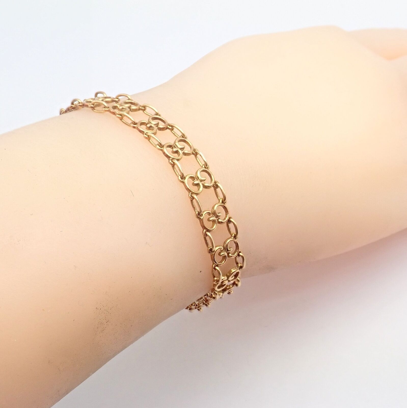 Vintage! Authentic Gucci 18k Yellow Gold Logo Bracelet | Fortrove