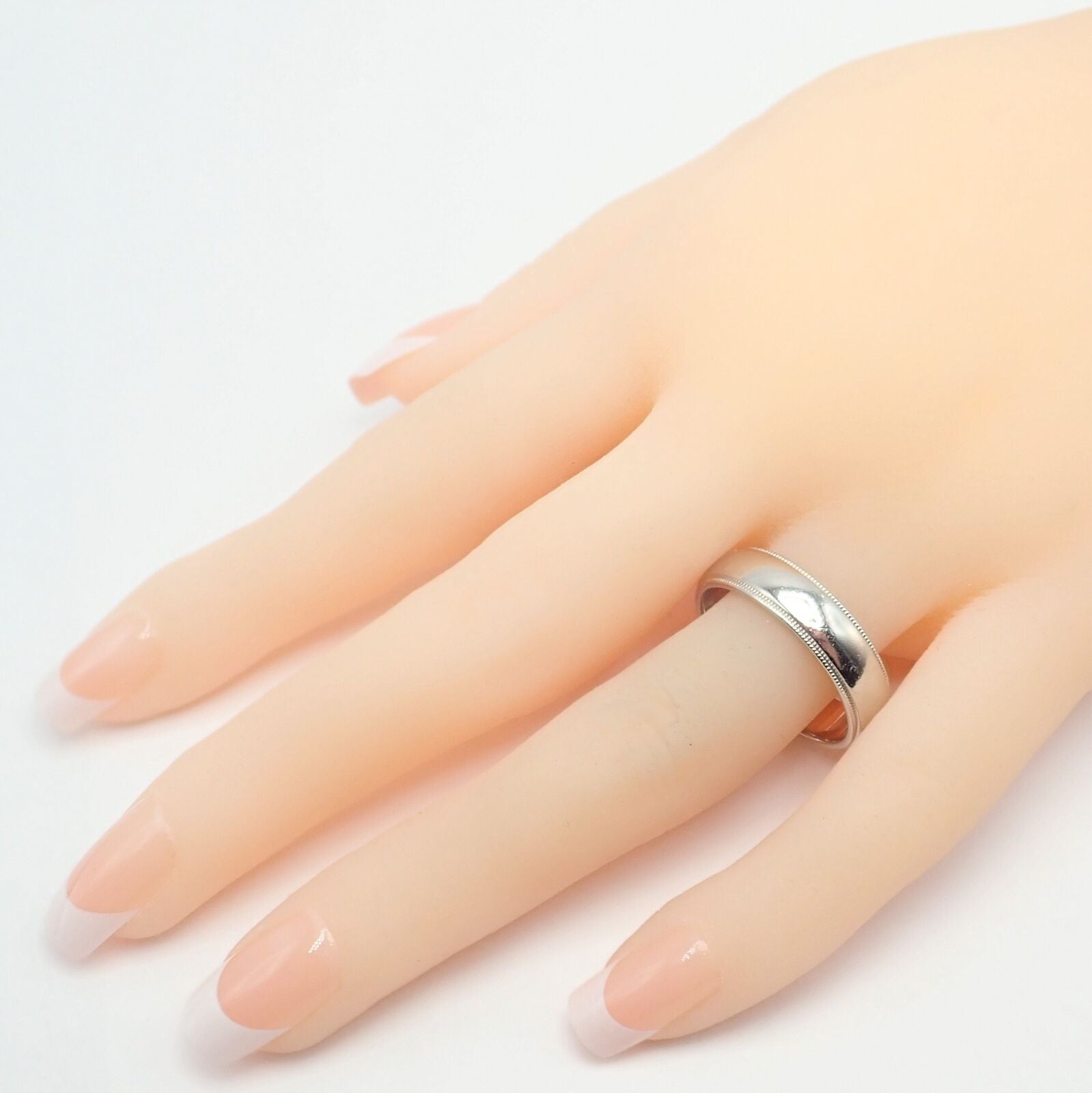 Tiffany & Co. Platinum 6mm Band Classic Milgrain Mens Band Ring Sz 11.5 | Fortrove