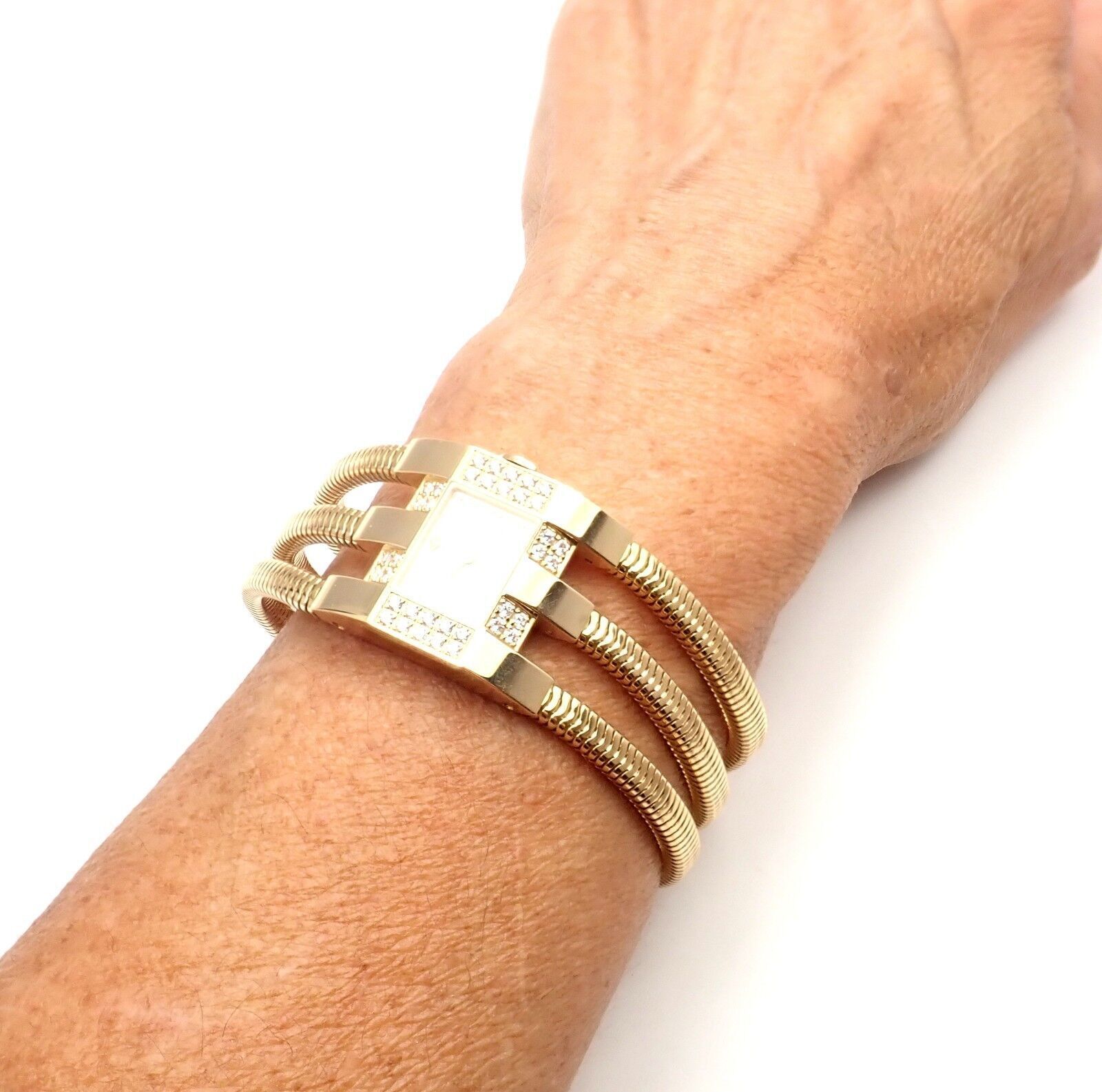 Authentic! Van Cleef & Arpels 18k Gold Diamond Liane Collection Bracelet Watch | Fortrove