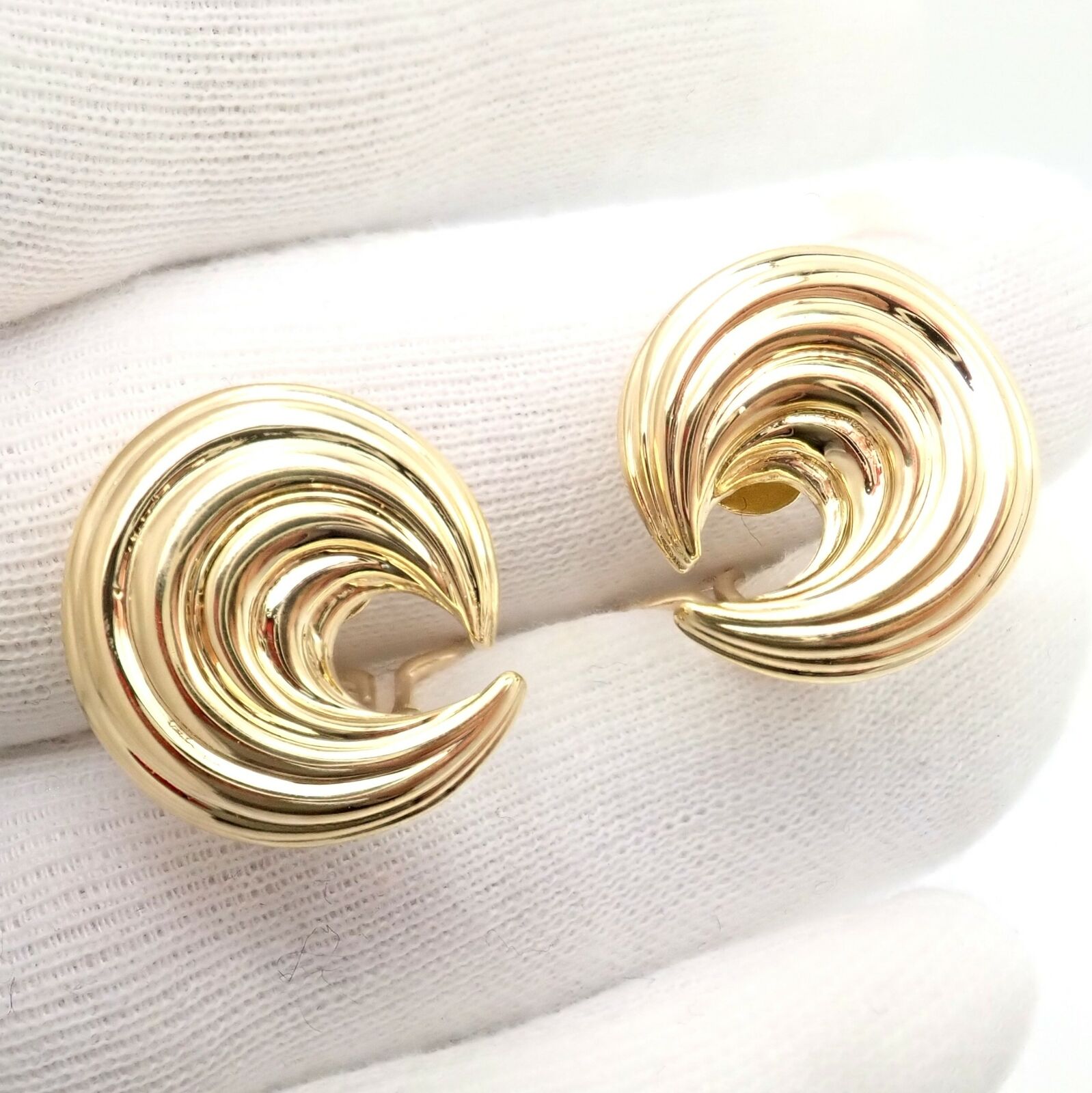 Authentic! Tiffany & Co 18k Yellow Gold Crescent Moon Vintage Earrings | Fortrove