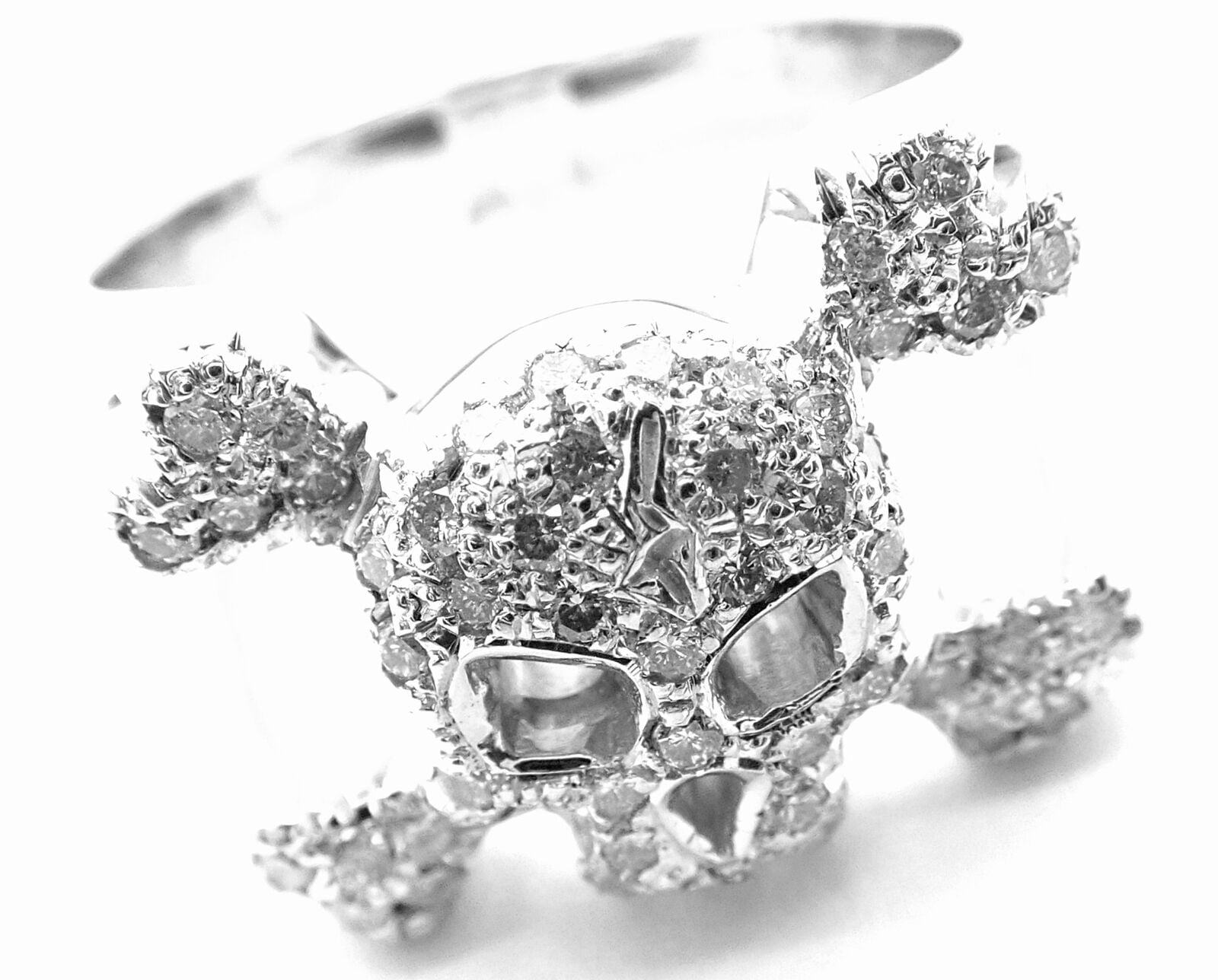Rare! Authentic Loree Rodkin 18k White Gold Diamond Skull Crossbones Ring | Fortrove